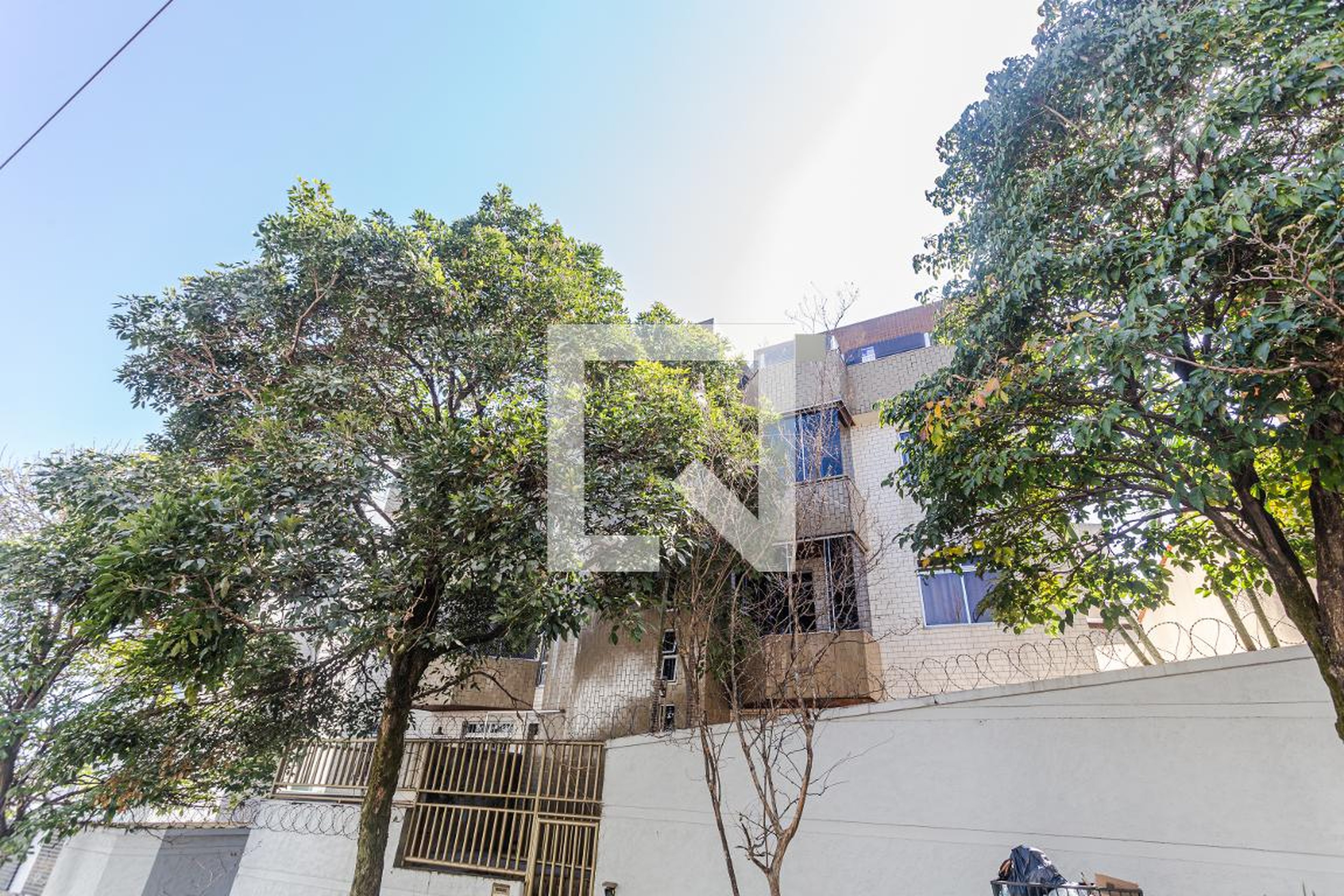 Fachada Condomínio em Rua Assunção de Março Teixeira, 11