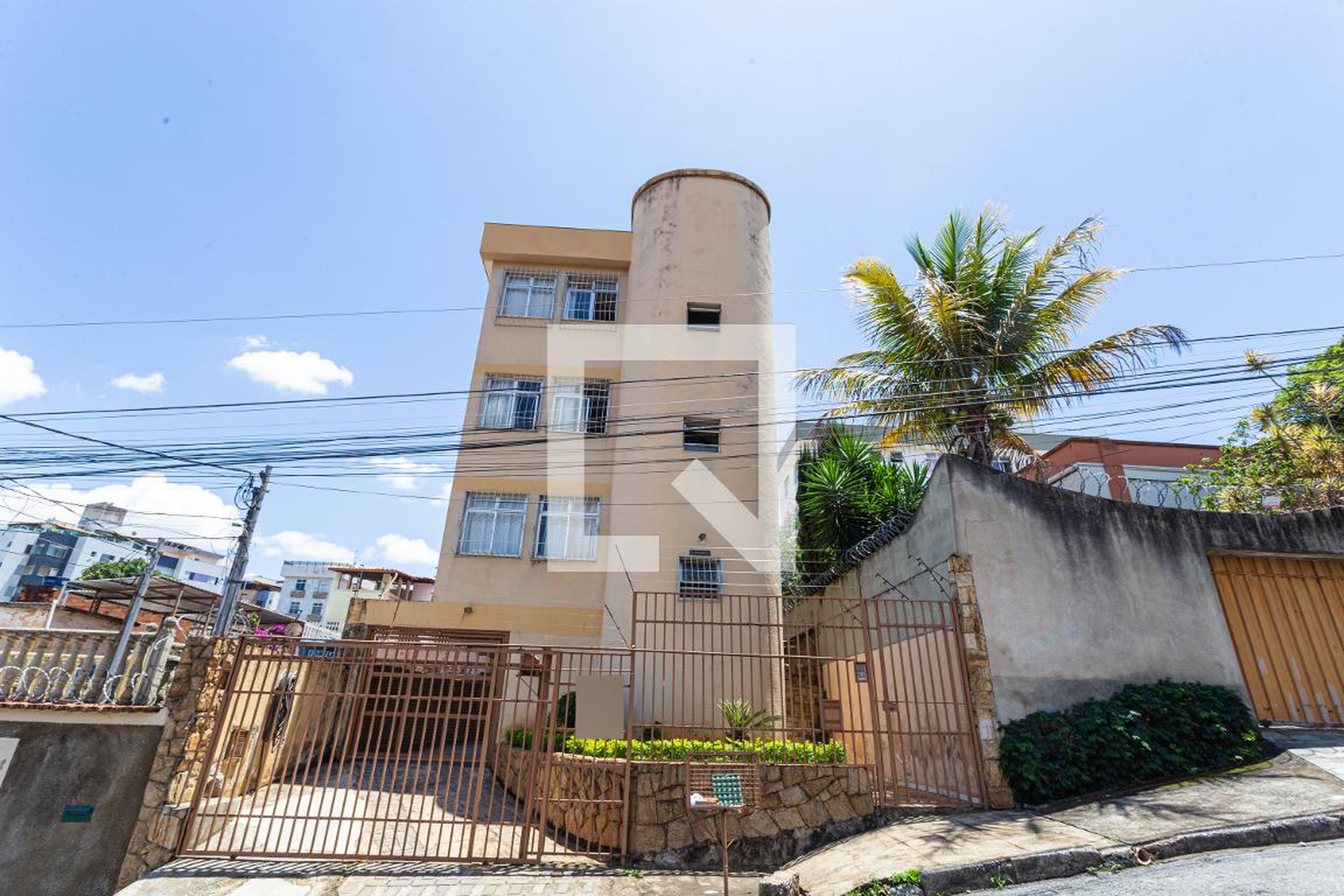 Fachada Condomínio em Rua Ágata, 201