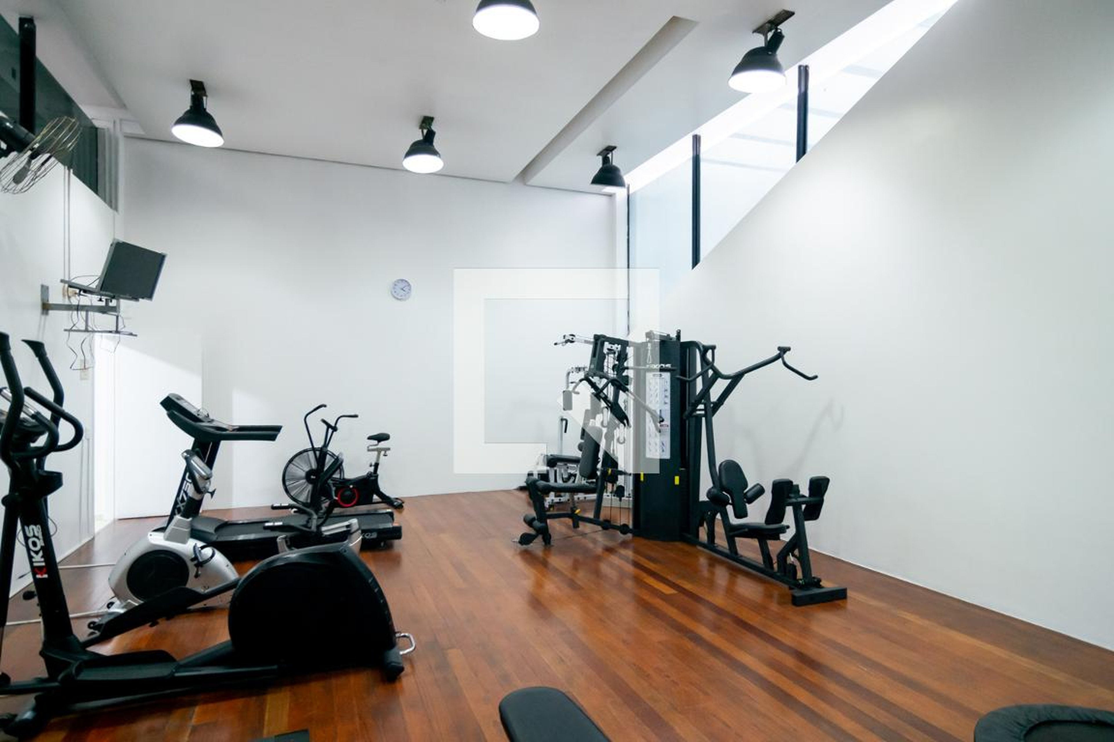 Academia - Sky House