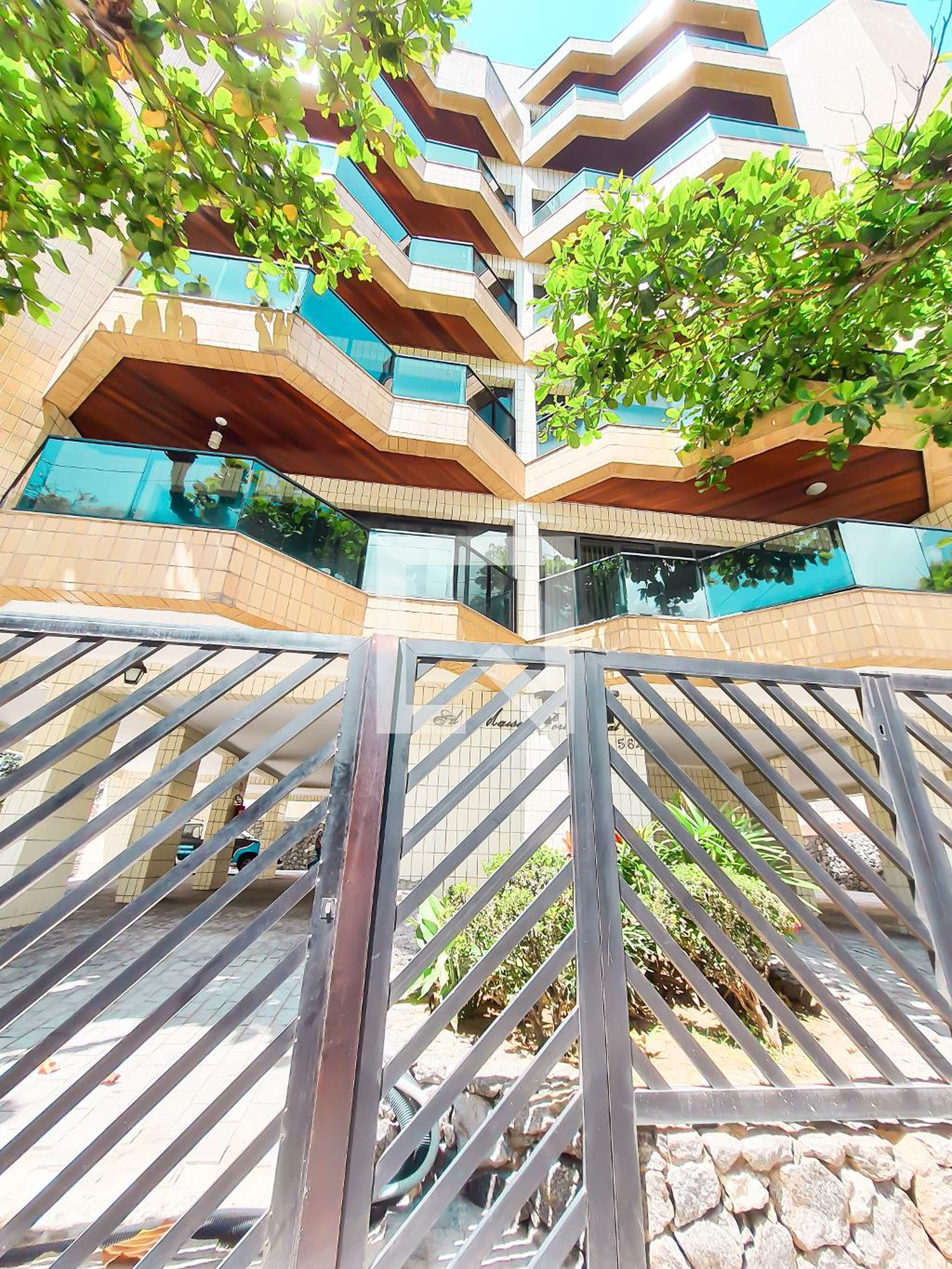 Fachada do Prédio Condomínio Maison