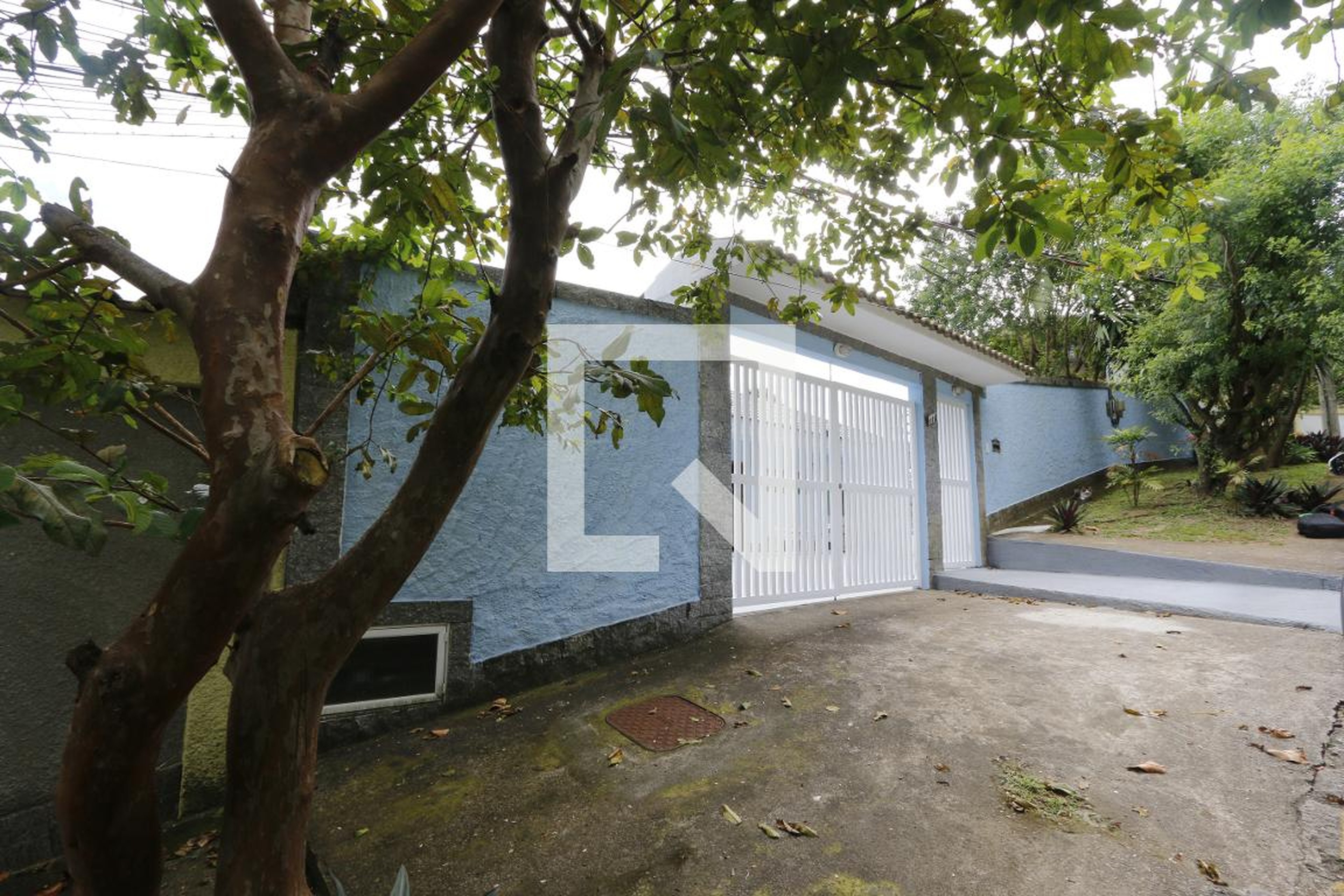 Fachada Condomínio em Rua José Paulino Pereira, 380