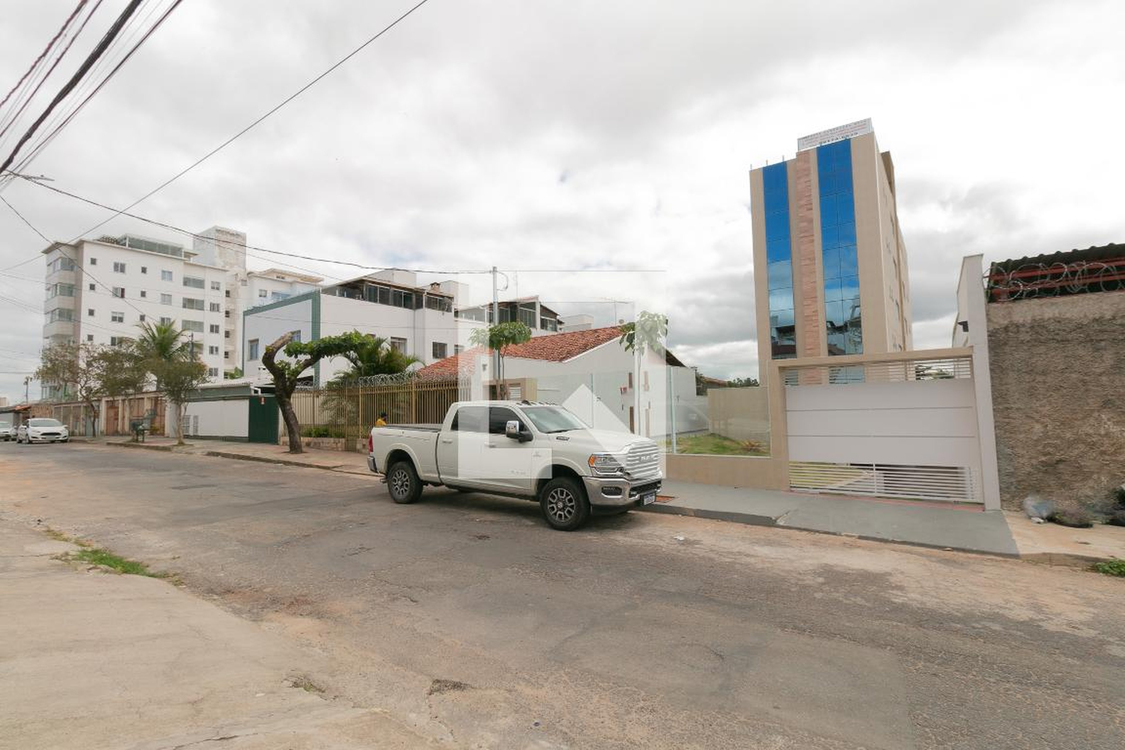 Fachada Condomínio em Rua do Carmelo, 75