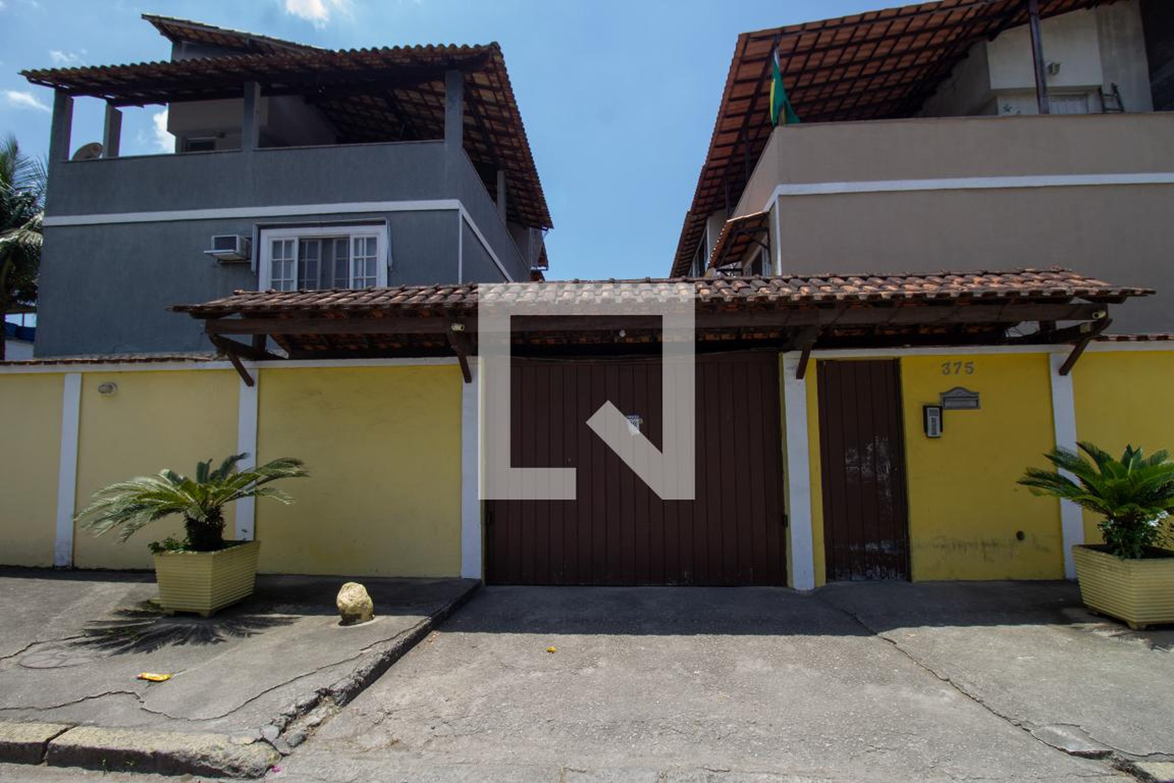 Fachada do Condomínio Condomínio Esperança