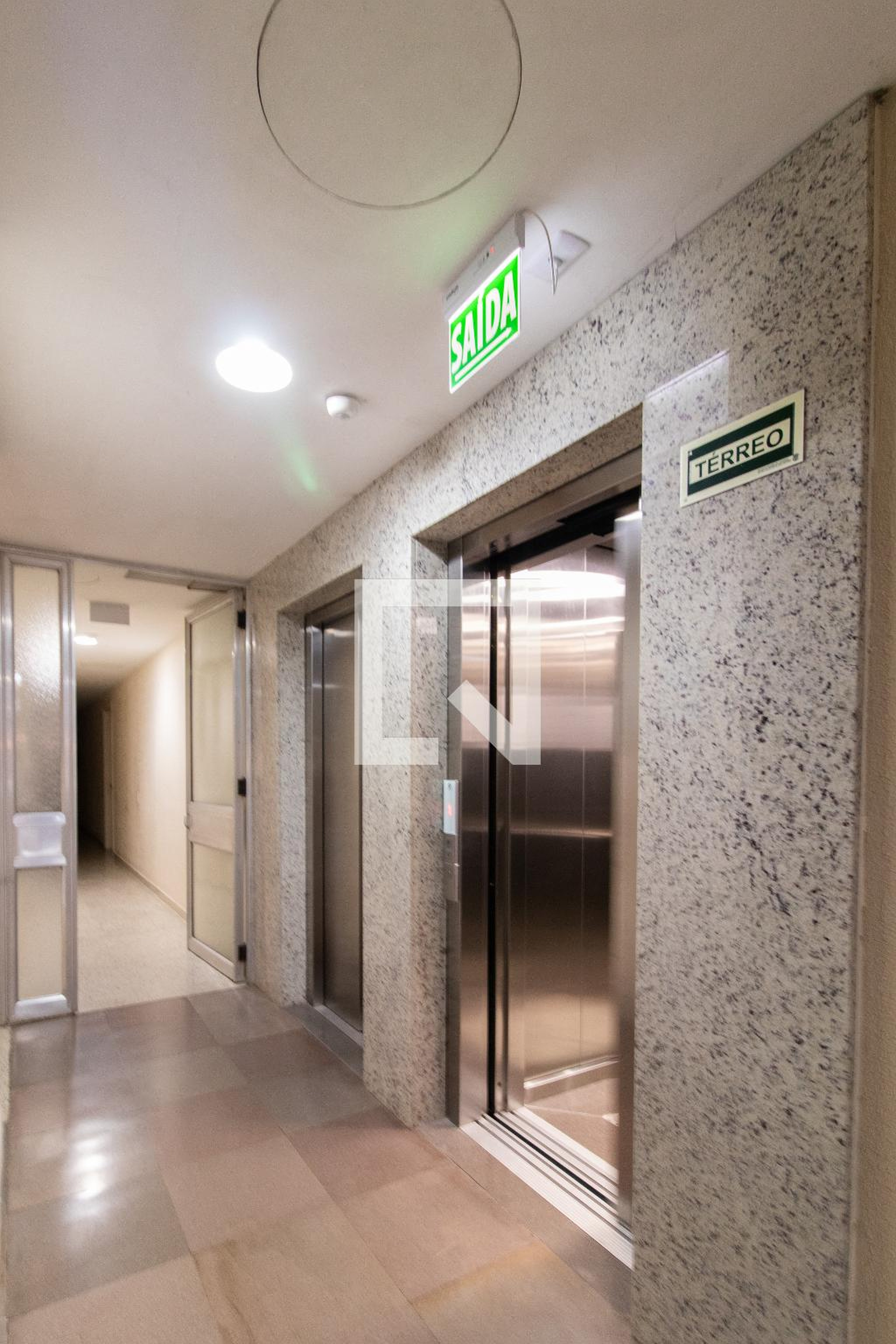 Elevador - Edifício Serra Dourada