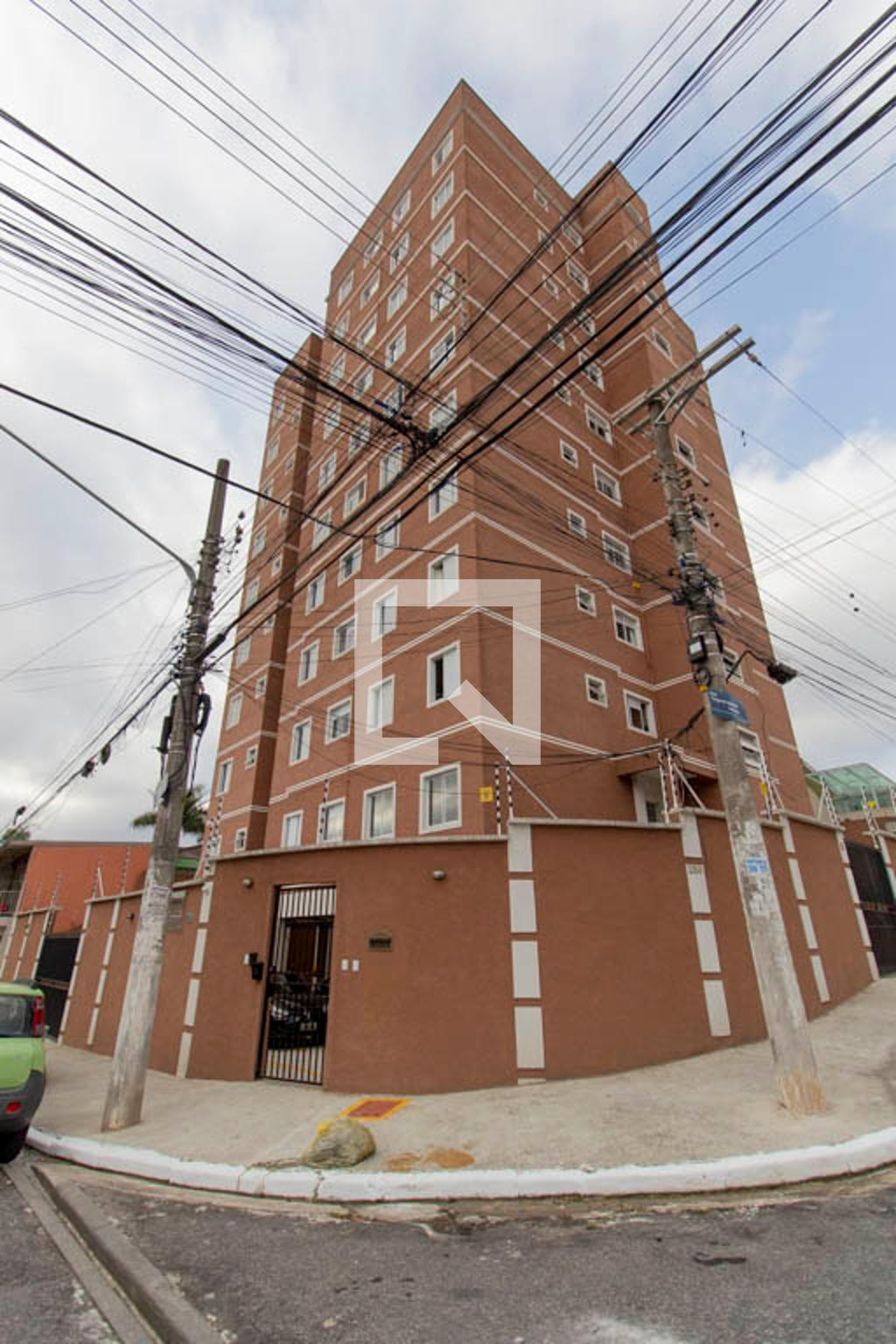 Fachada Condomínio em Rua Sargento Iguatemi Azevedo, 180