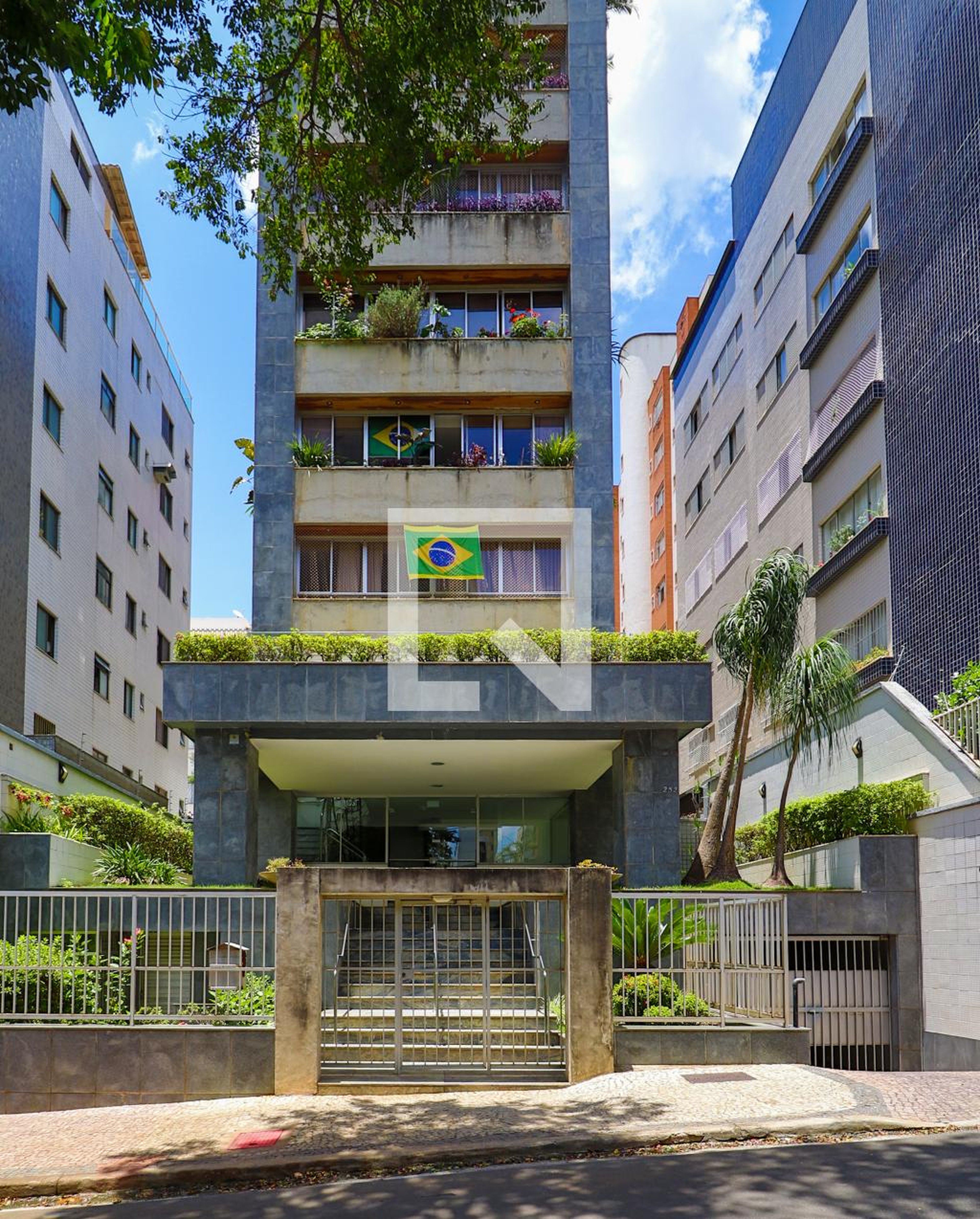 Fachada Condomínio em Rua la Plata, 252