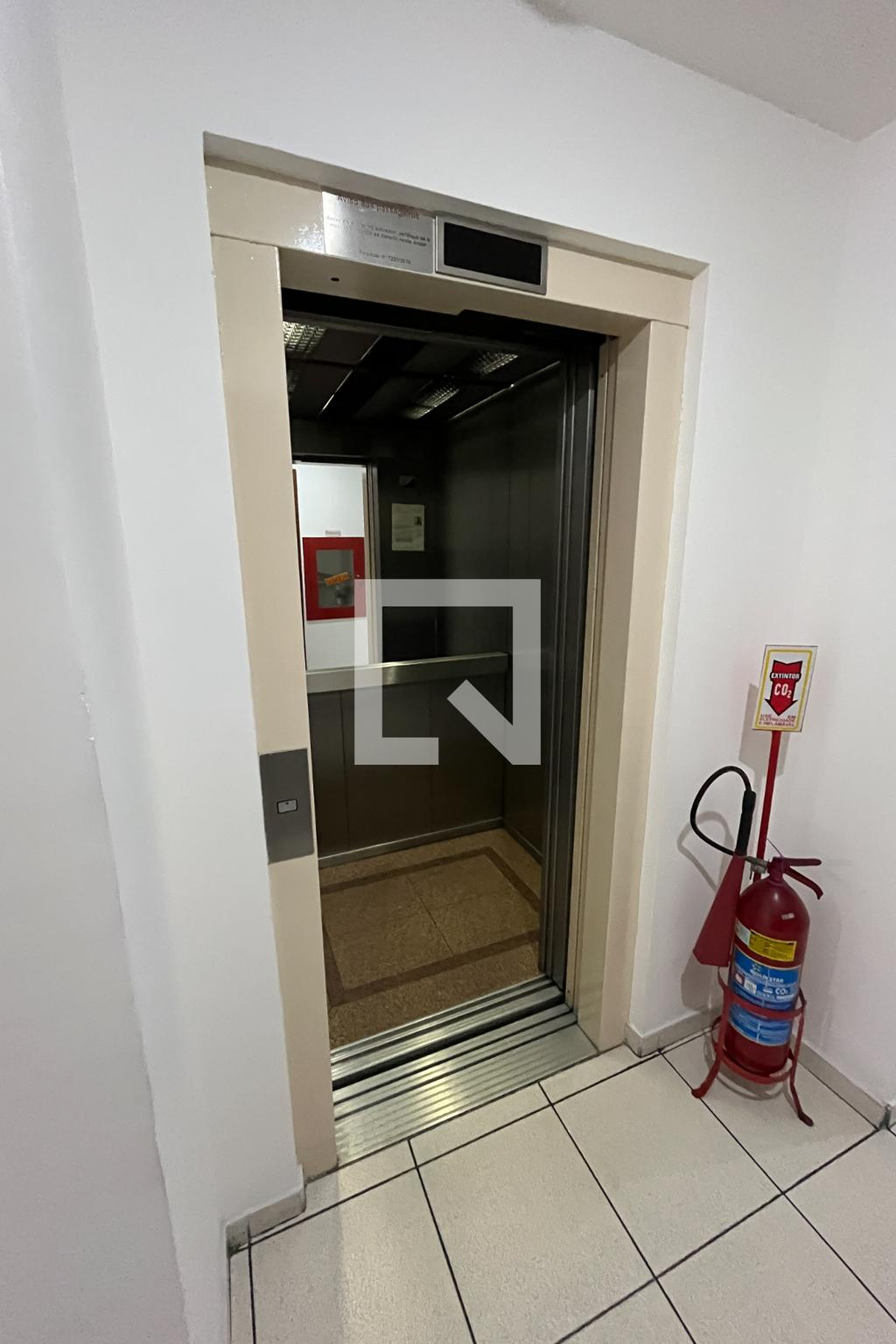 Elevador - Edifício Solar Babacu 500