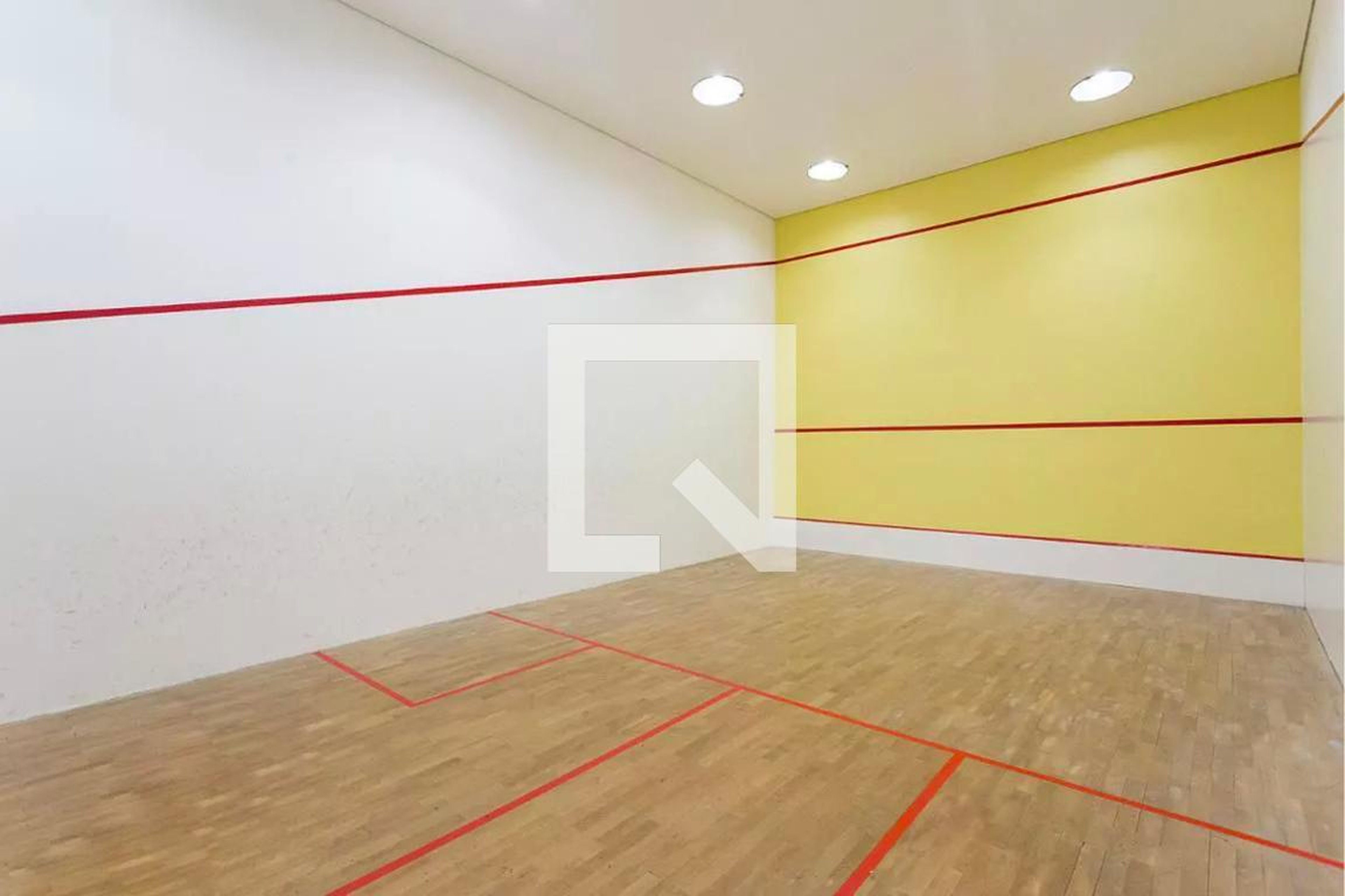 Quadra de Squash - Upscale