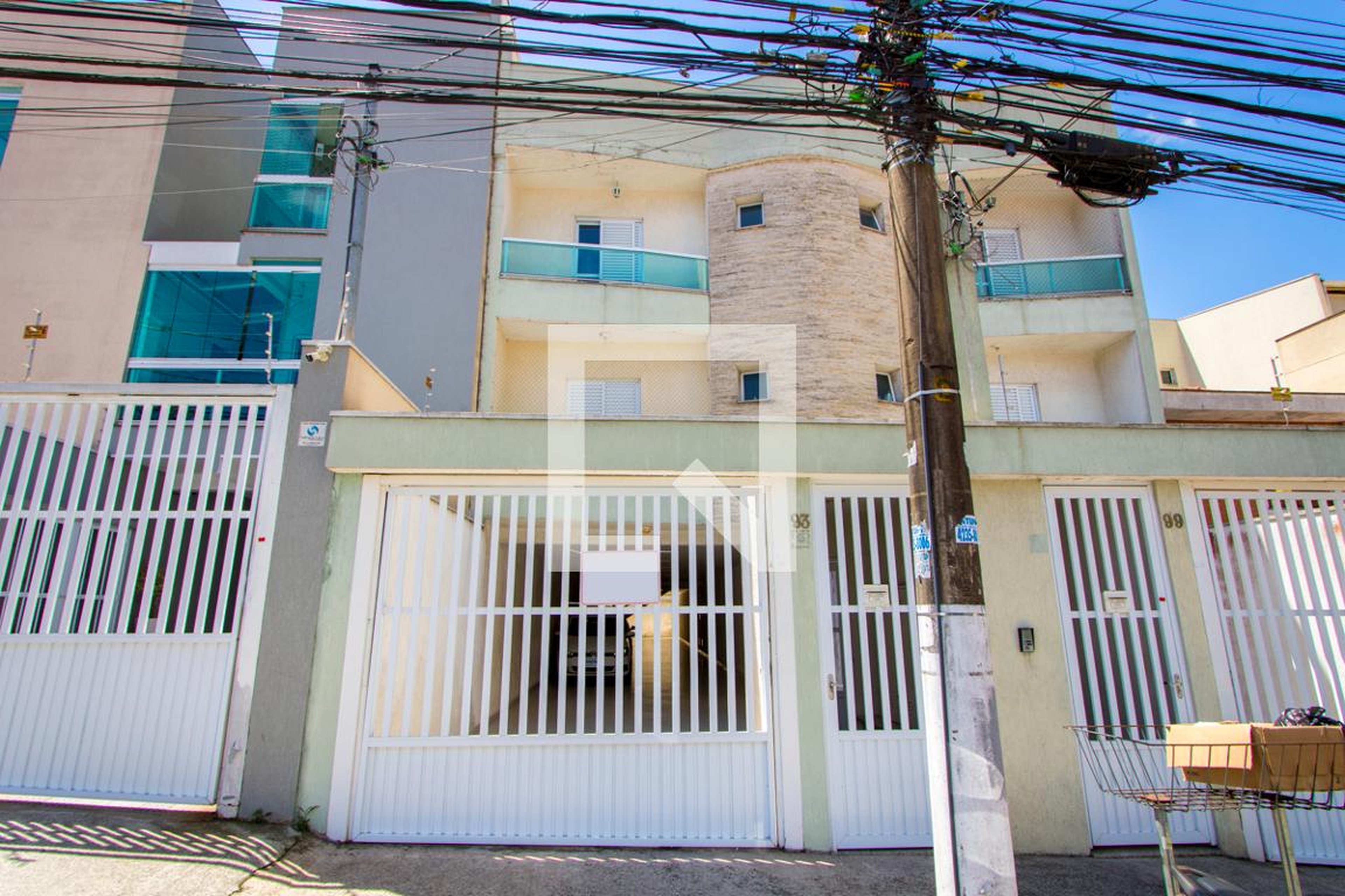 Fachada Condomínio em Avenida Queirós Filho, 416