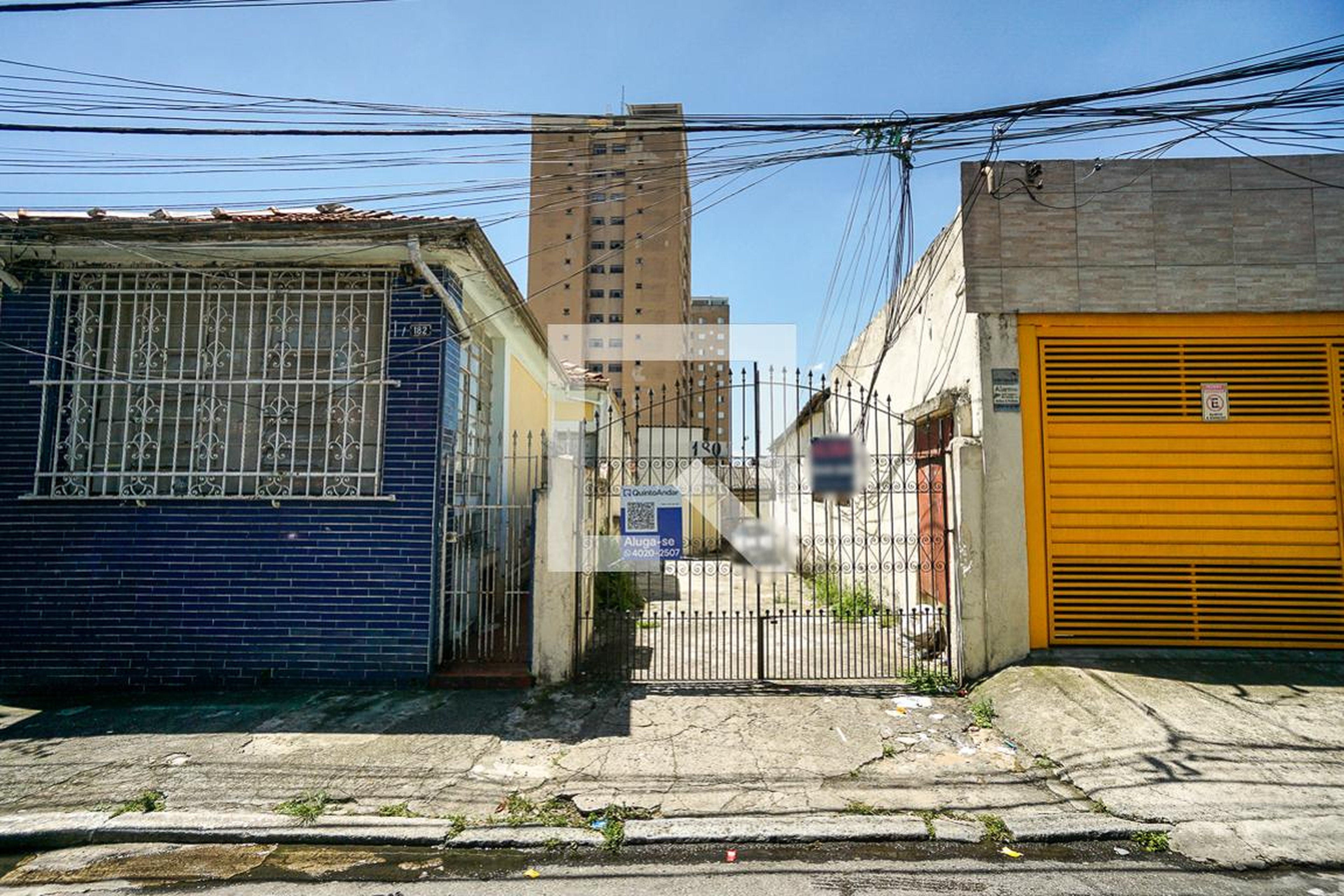 Fachada Condomínio em Rua Perequê, 180