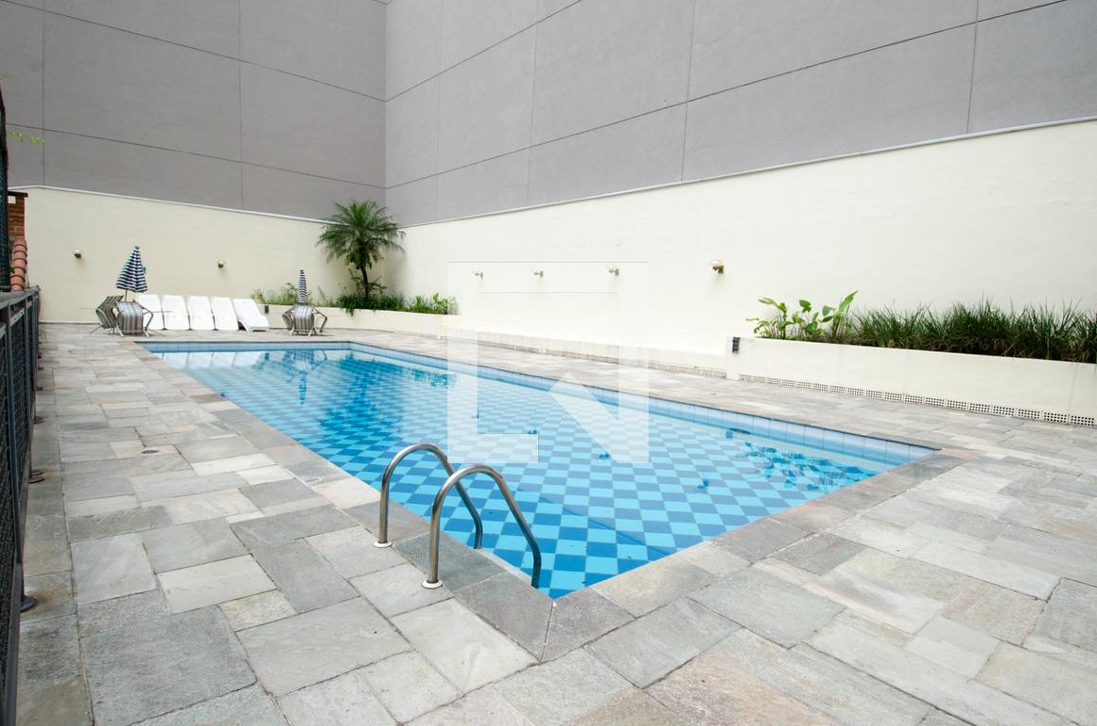 Piscina - Edifício Tais Helena