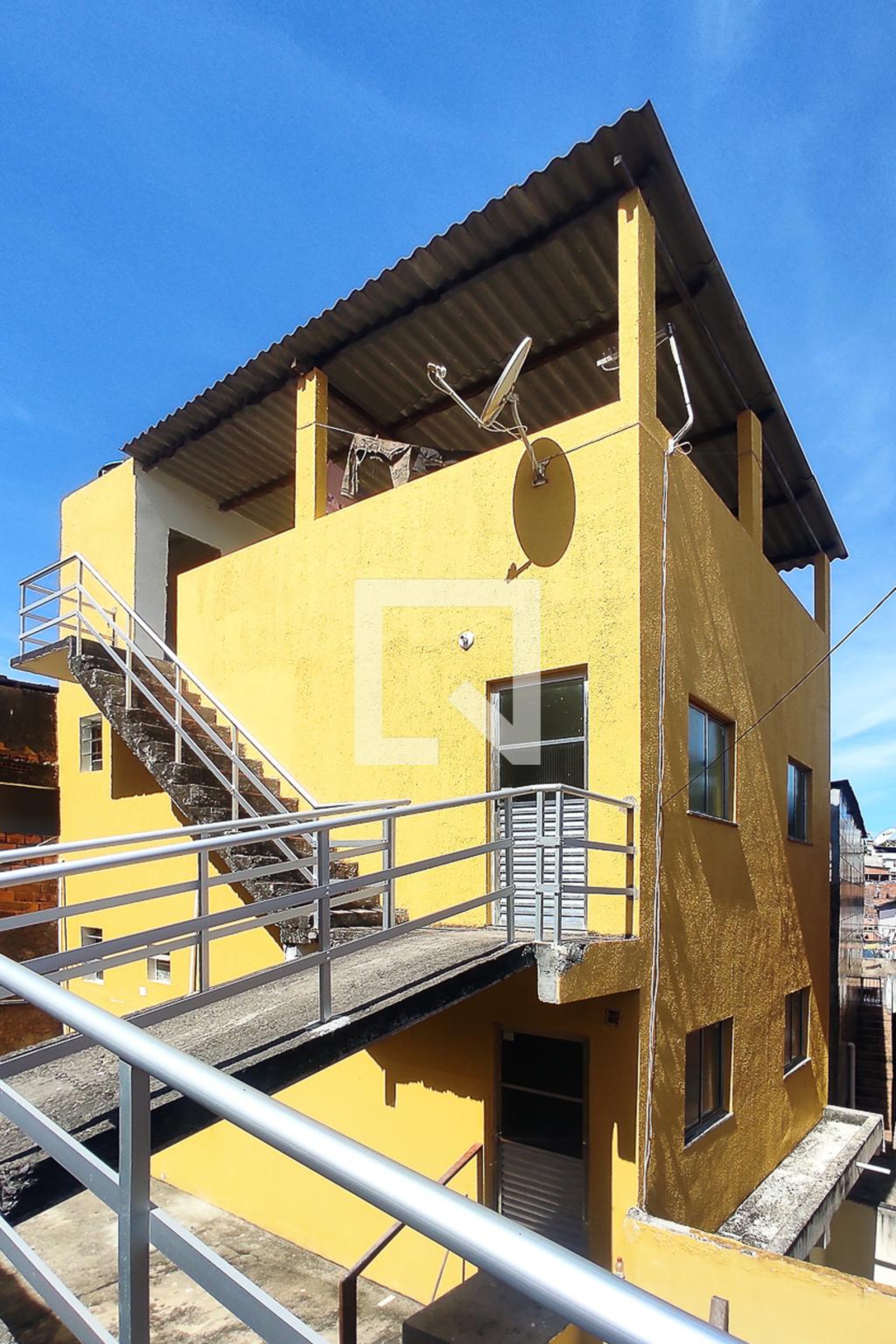 Fachada Condomínio em Rua dos Pescadores, 8