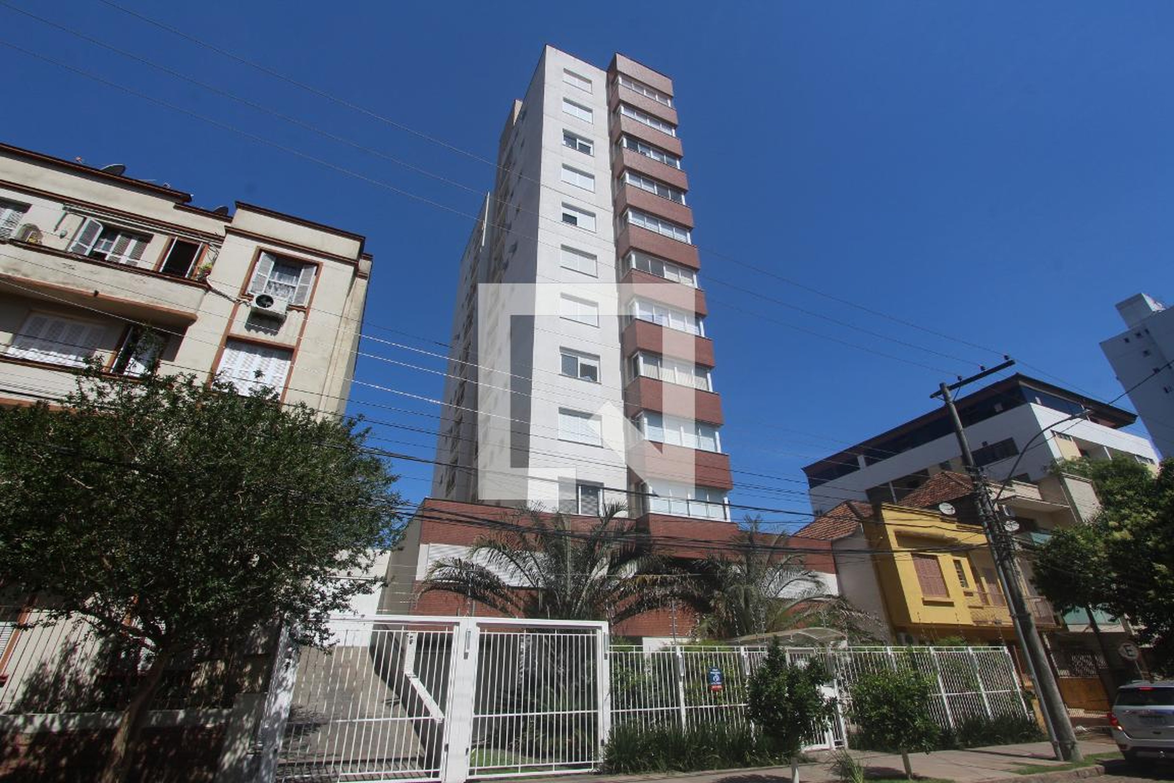 Fachada do Condomínio Edifício Girasole