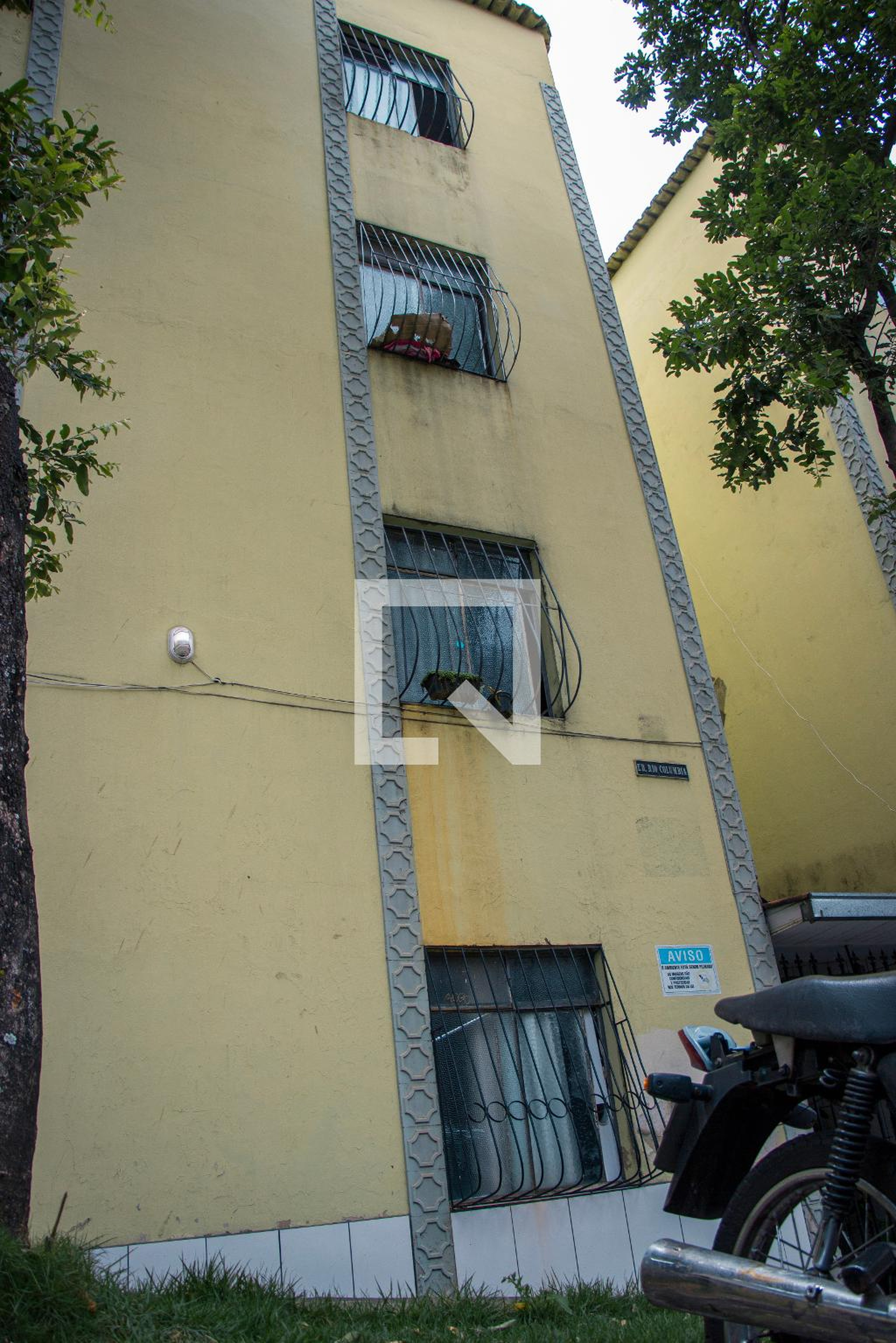 Fachada Condomínio em Rua Rio Reno, 137