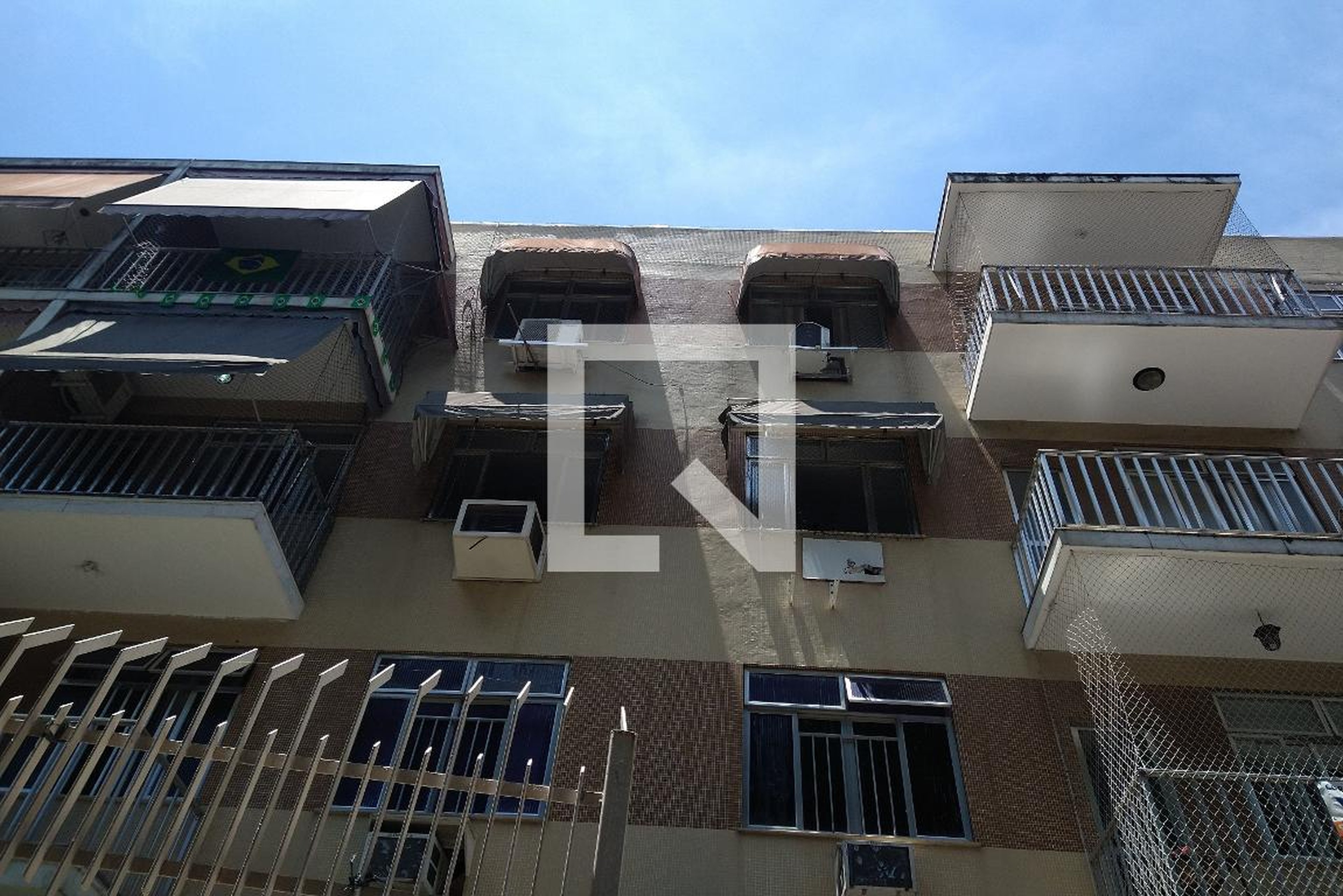 Fachada do Prédio Condomínio em Rua Irineu Corrêa, 291