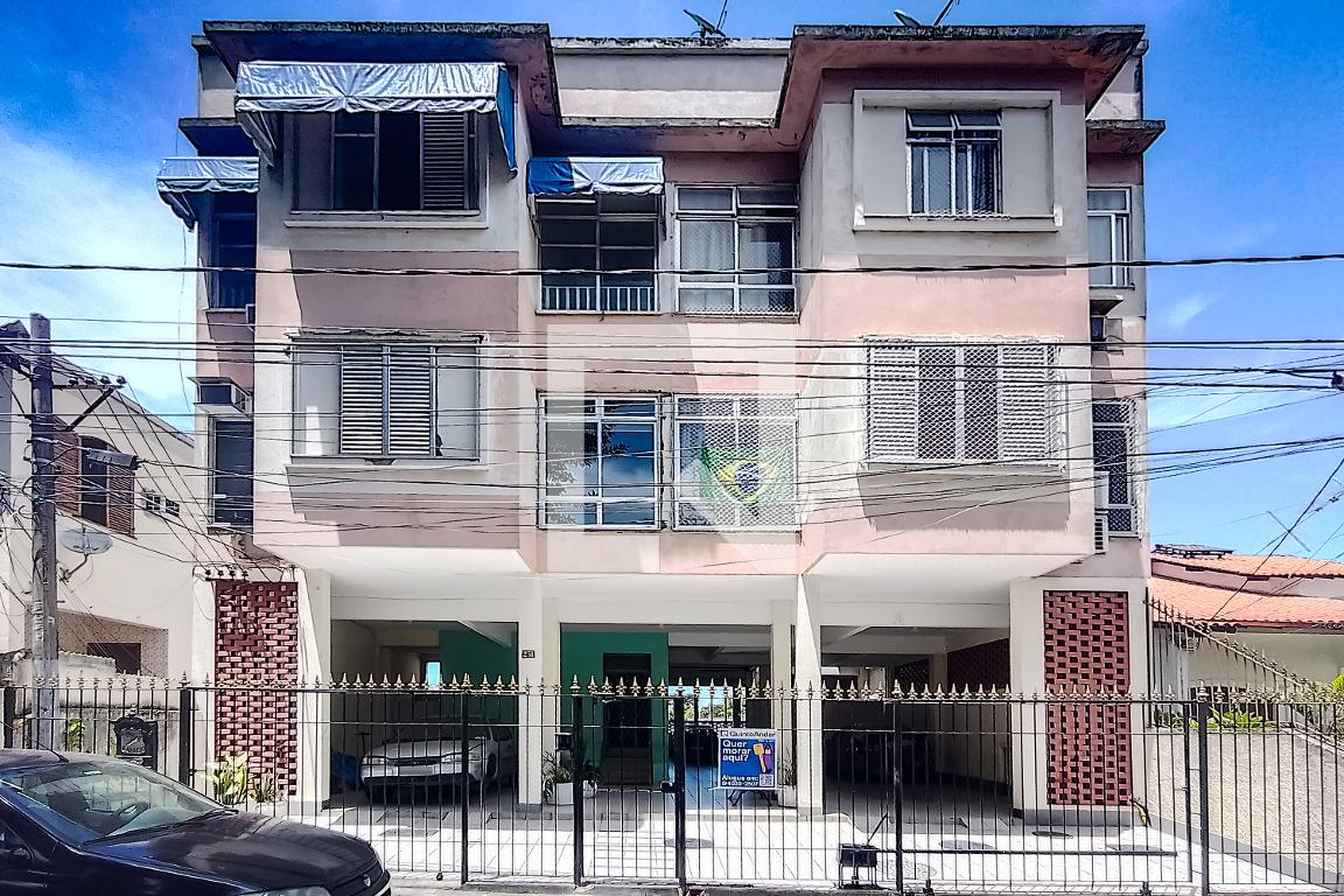 Fachada do Prédio Condomínio em Rua Breno Guimarães, 231