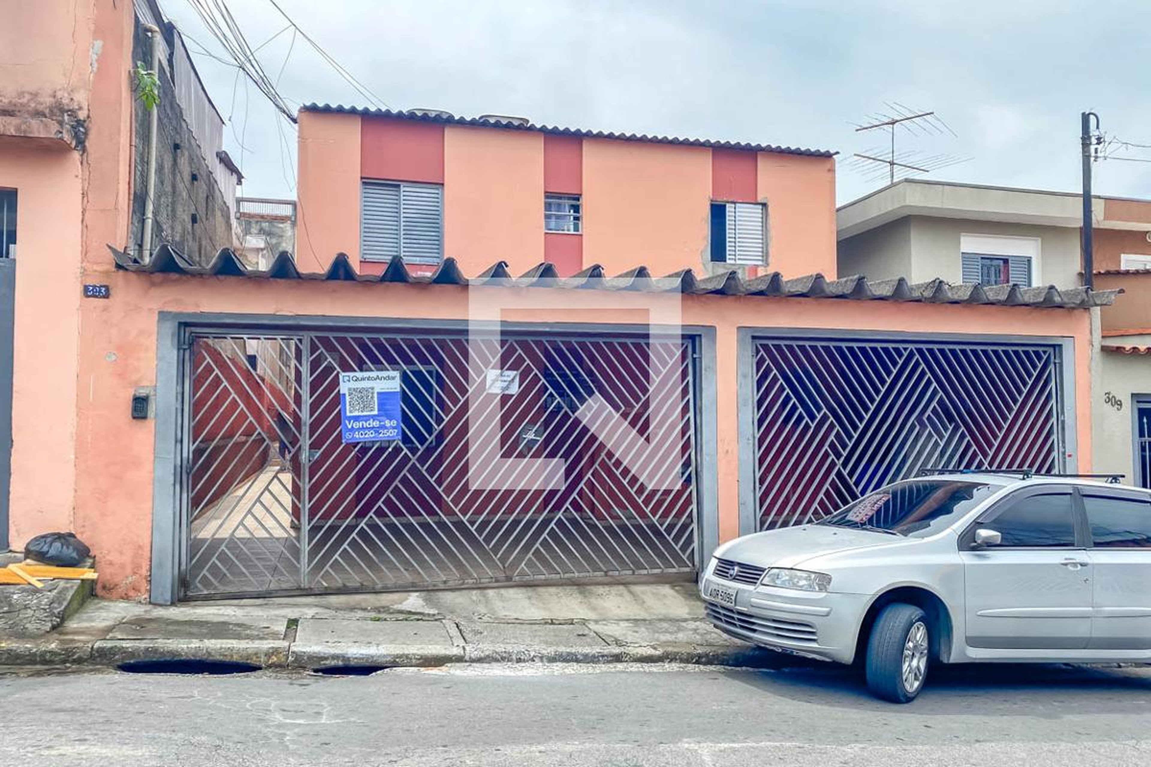 Fachada Condomínio em Rua Doutor Francisco da Silva Prado, 330