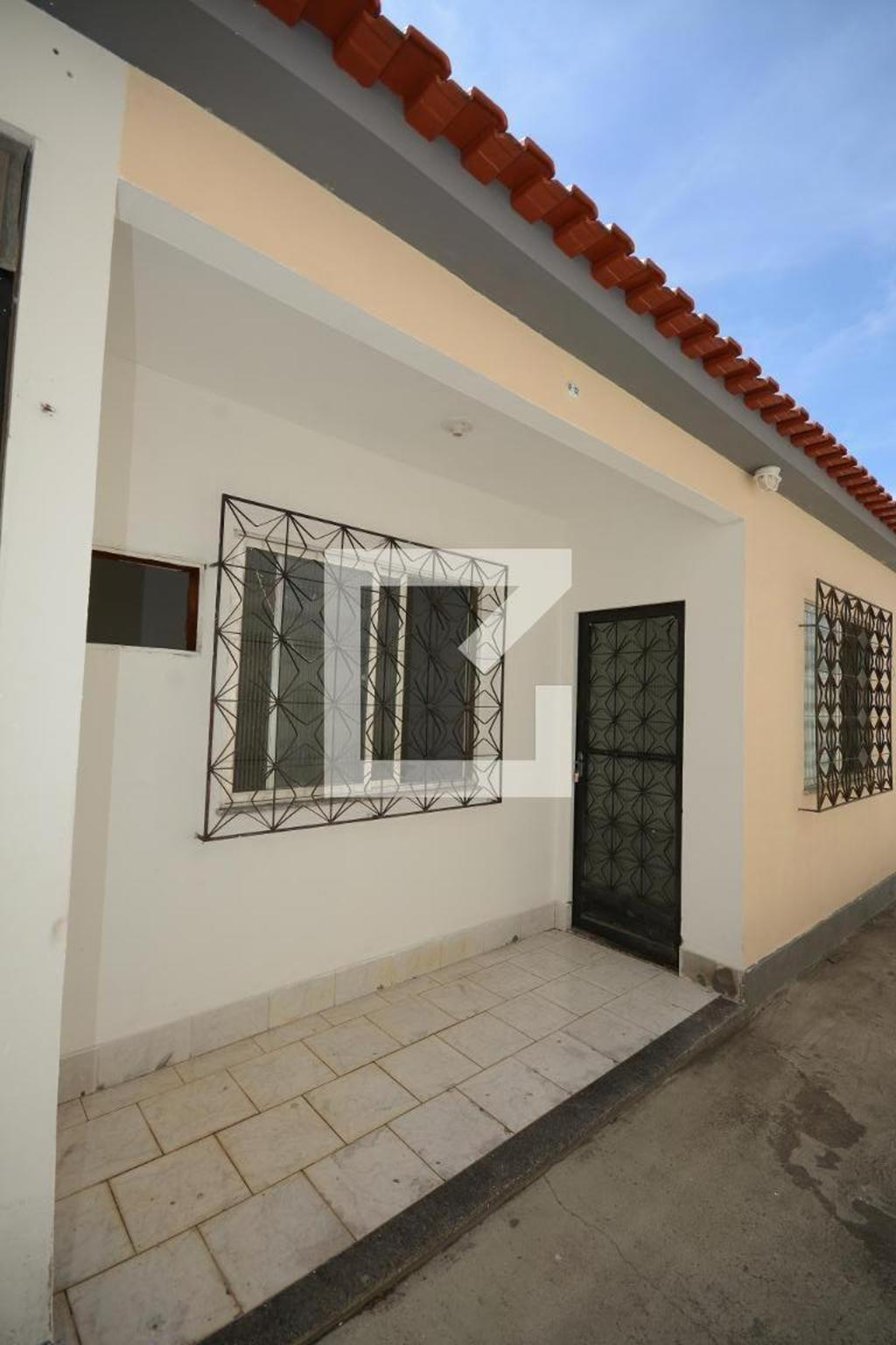 Fachada Condomínio em Rua Ana Teles, 594