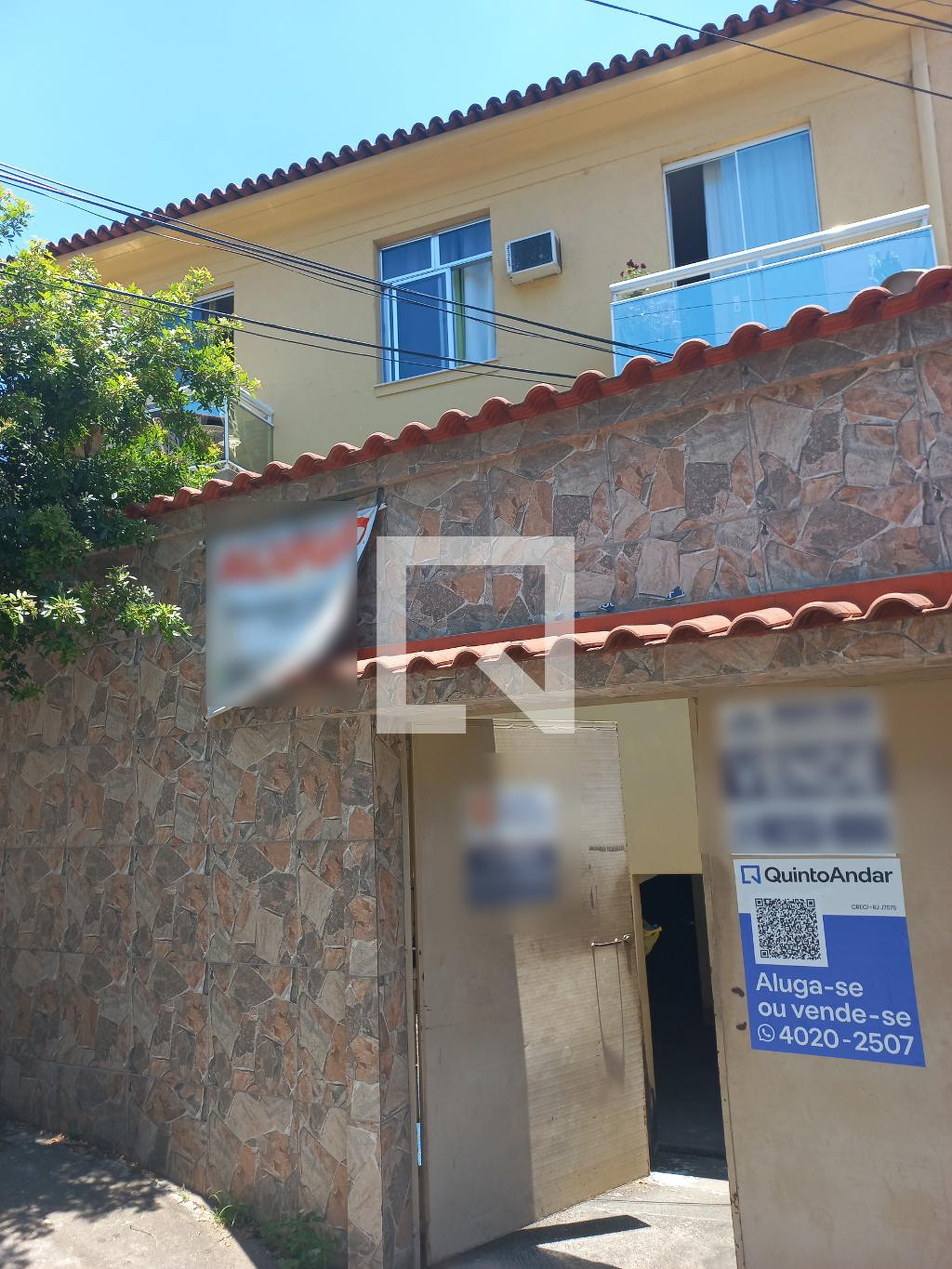 Fachada Condomínio em Rua Sousa Cruz, 240