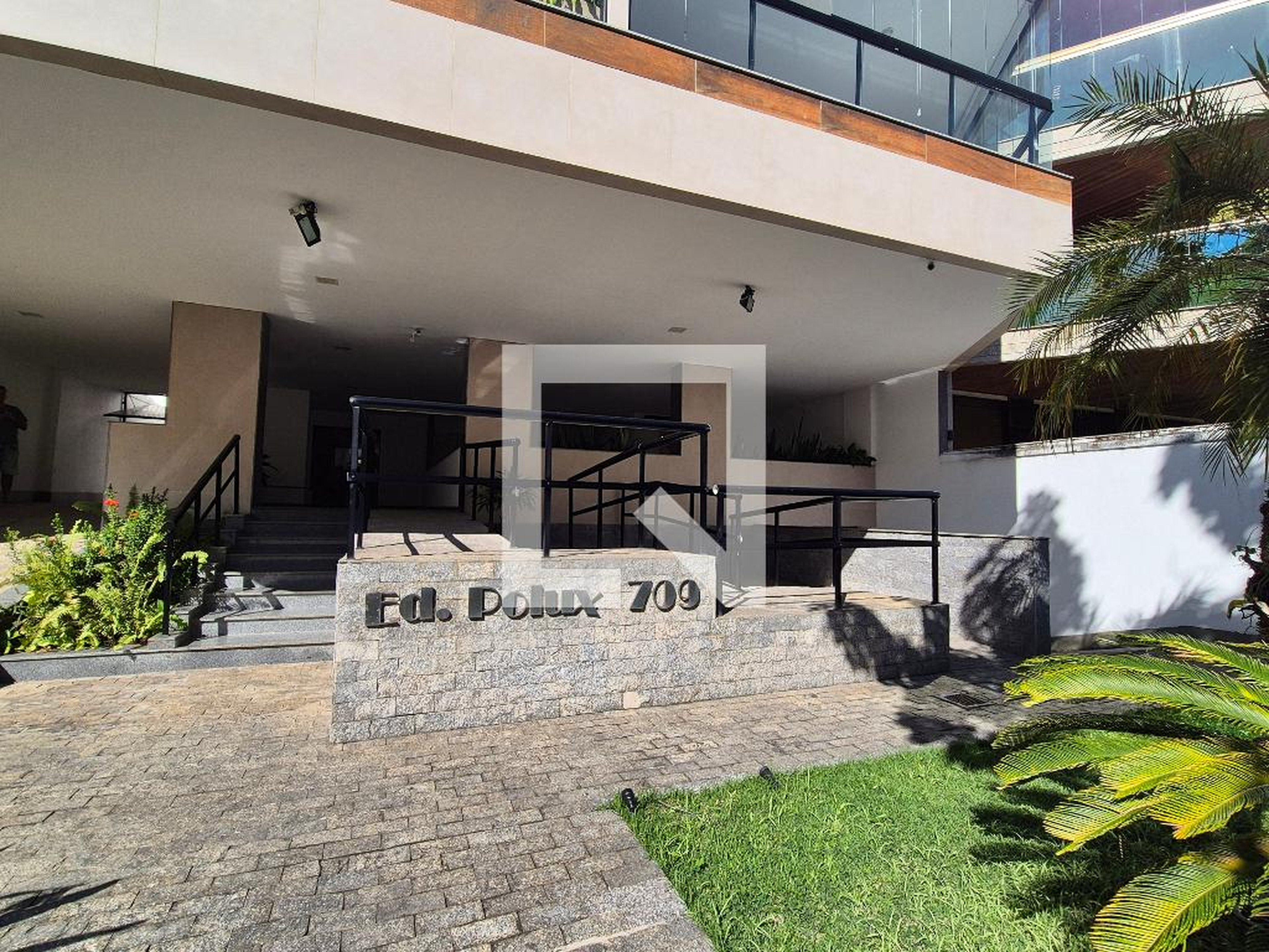 Fachada Condomínio em Avenida Genaro de Carvalho, 709