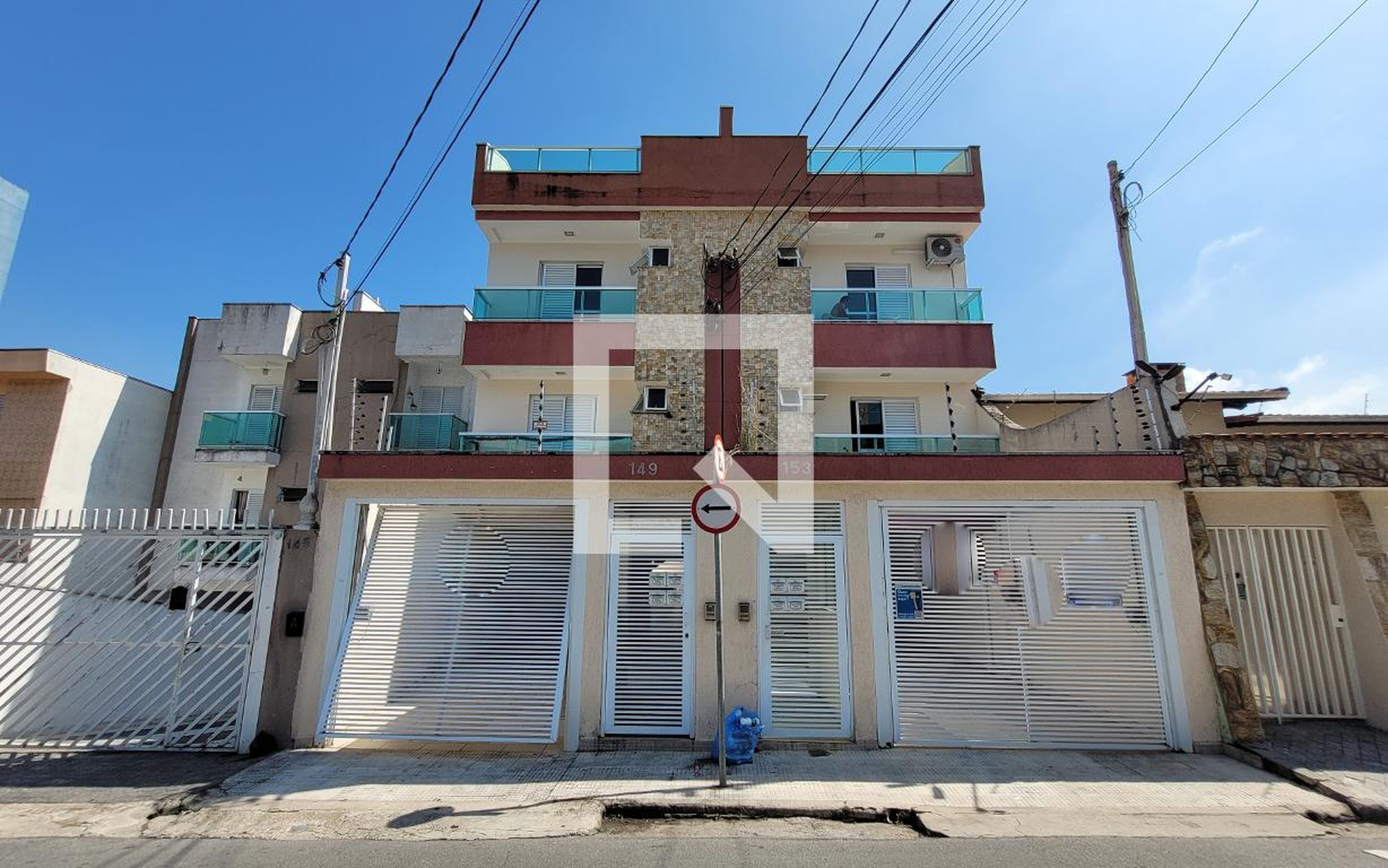 Fachada Condomínio em Rua Fernando de Mascarenhas, 149