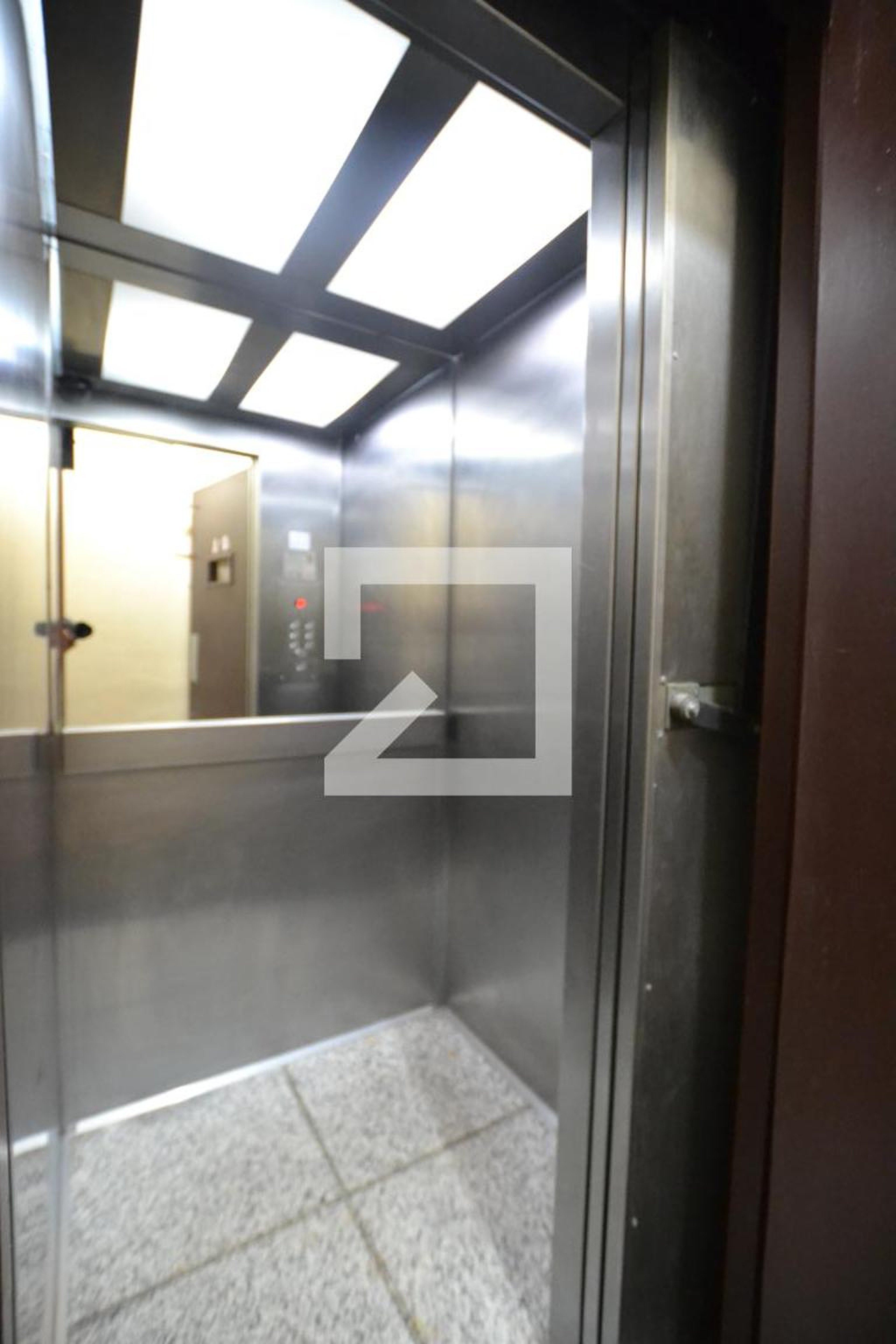 Elevador - Edifício Baby