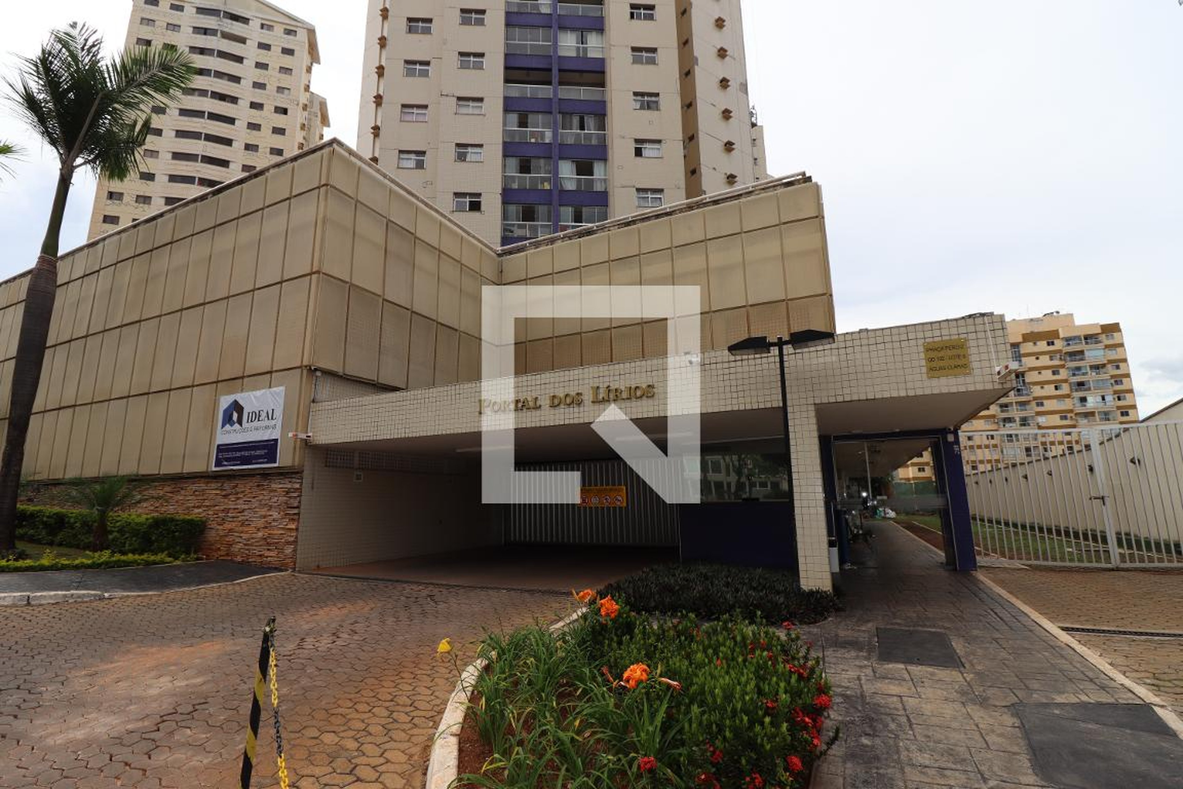 Fachada Condomínio em Quadra L, 6