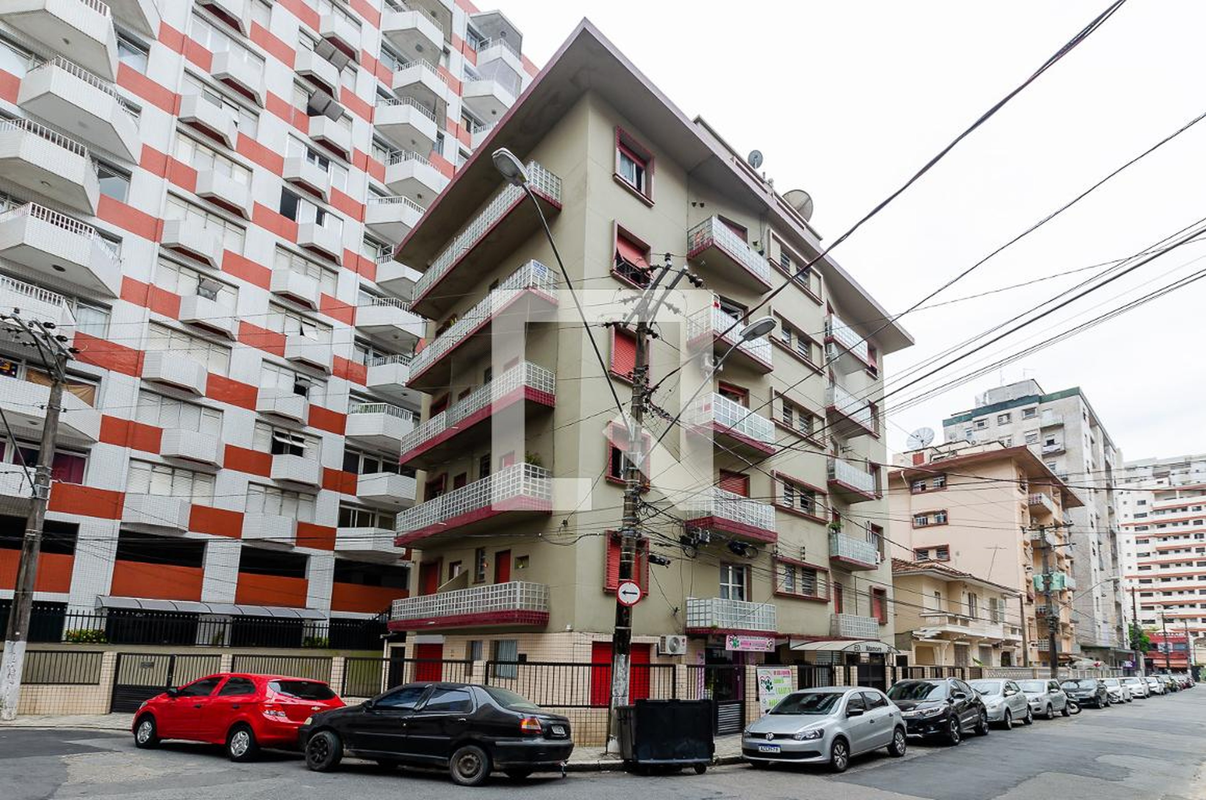 Fachada Condomínio em Travessa Aliança, 20