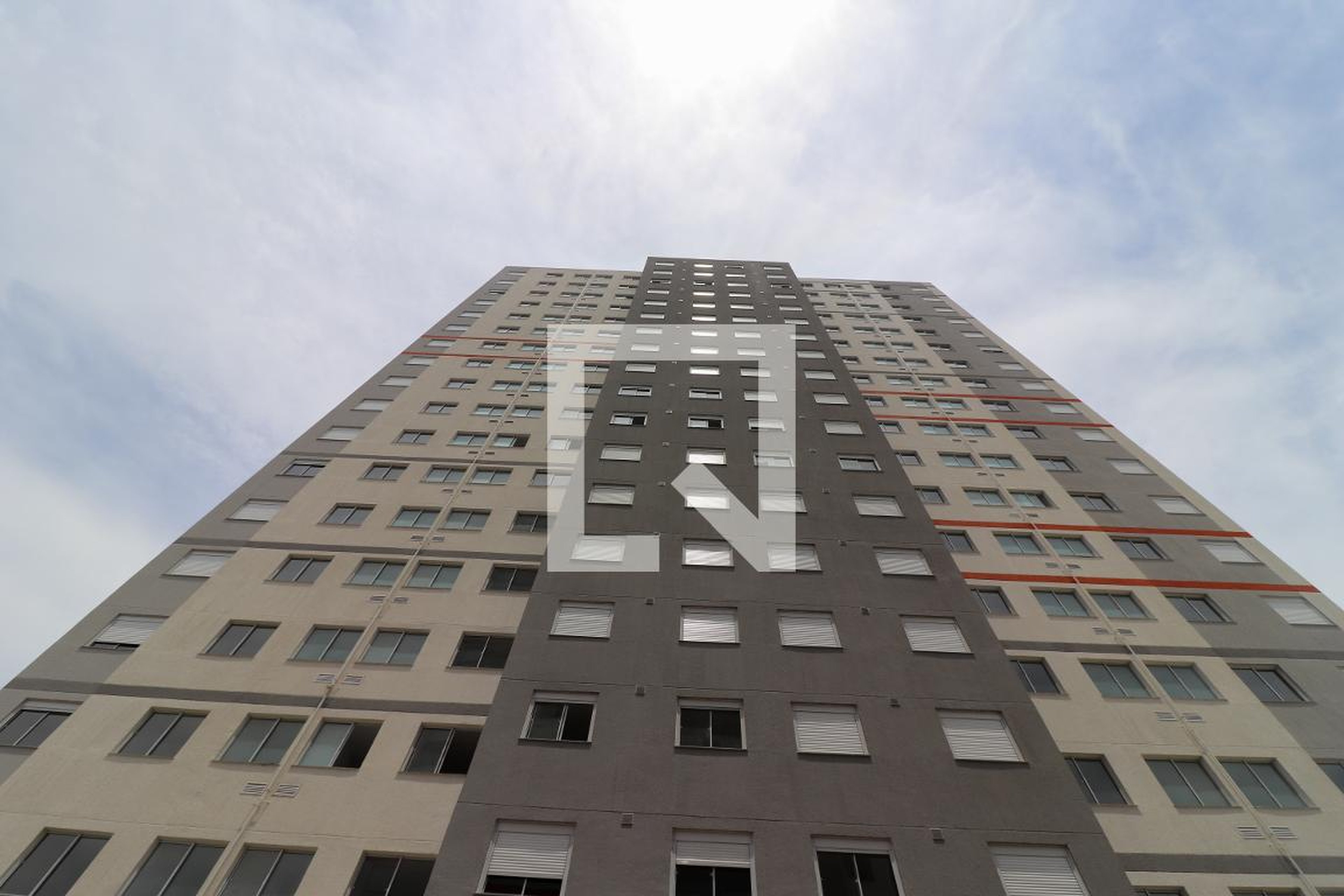 Fachada Condomínio em Rua Ingu, 111