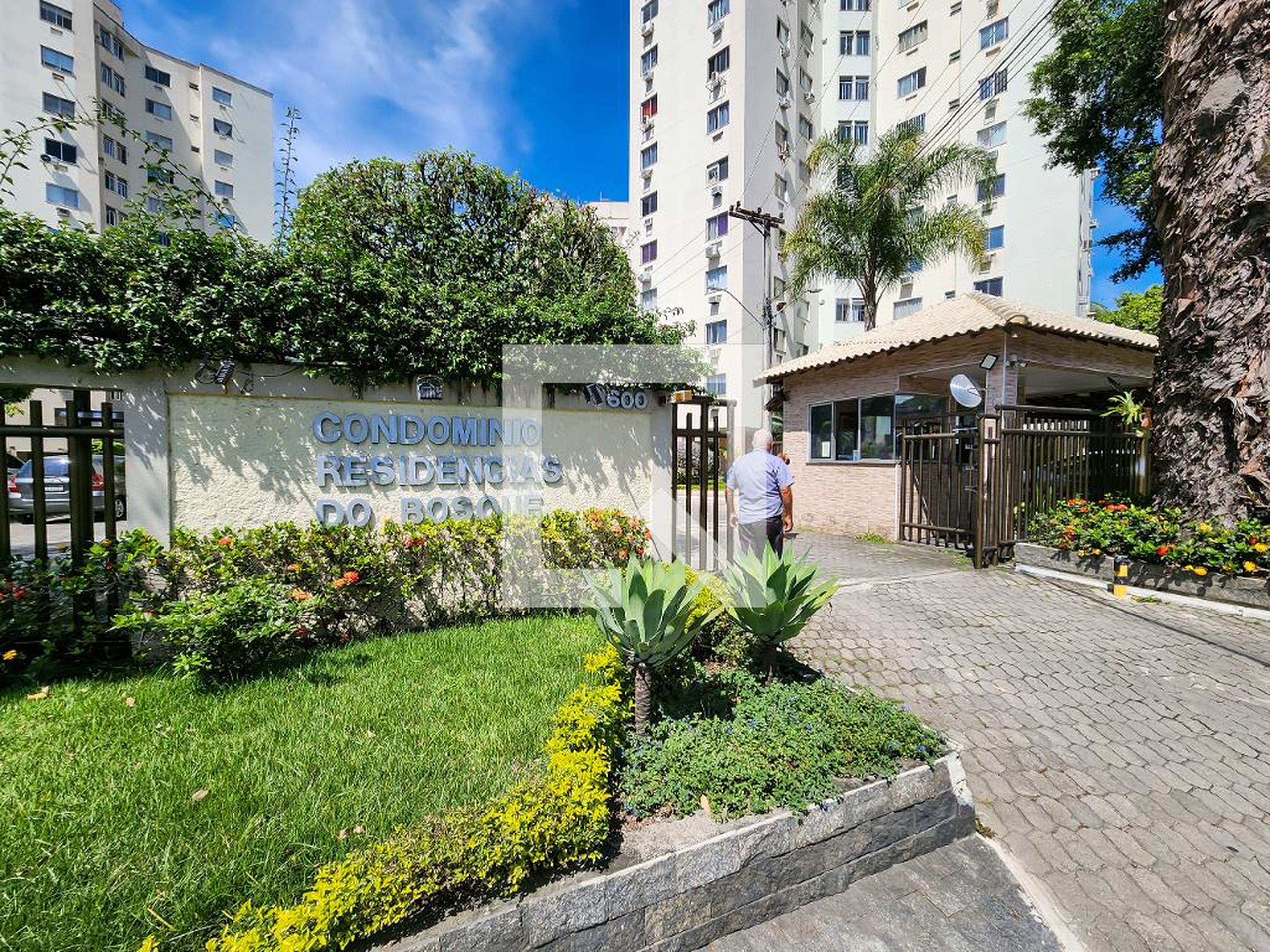 Fachada do Condomínio Condomínio Residencias do Bosque