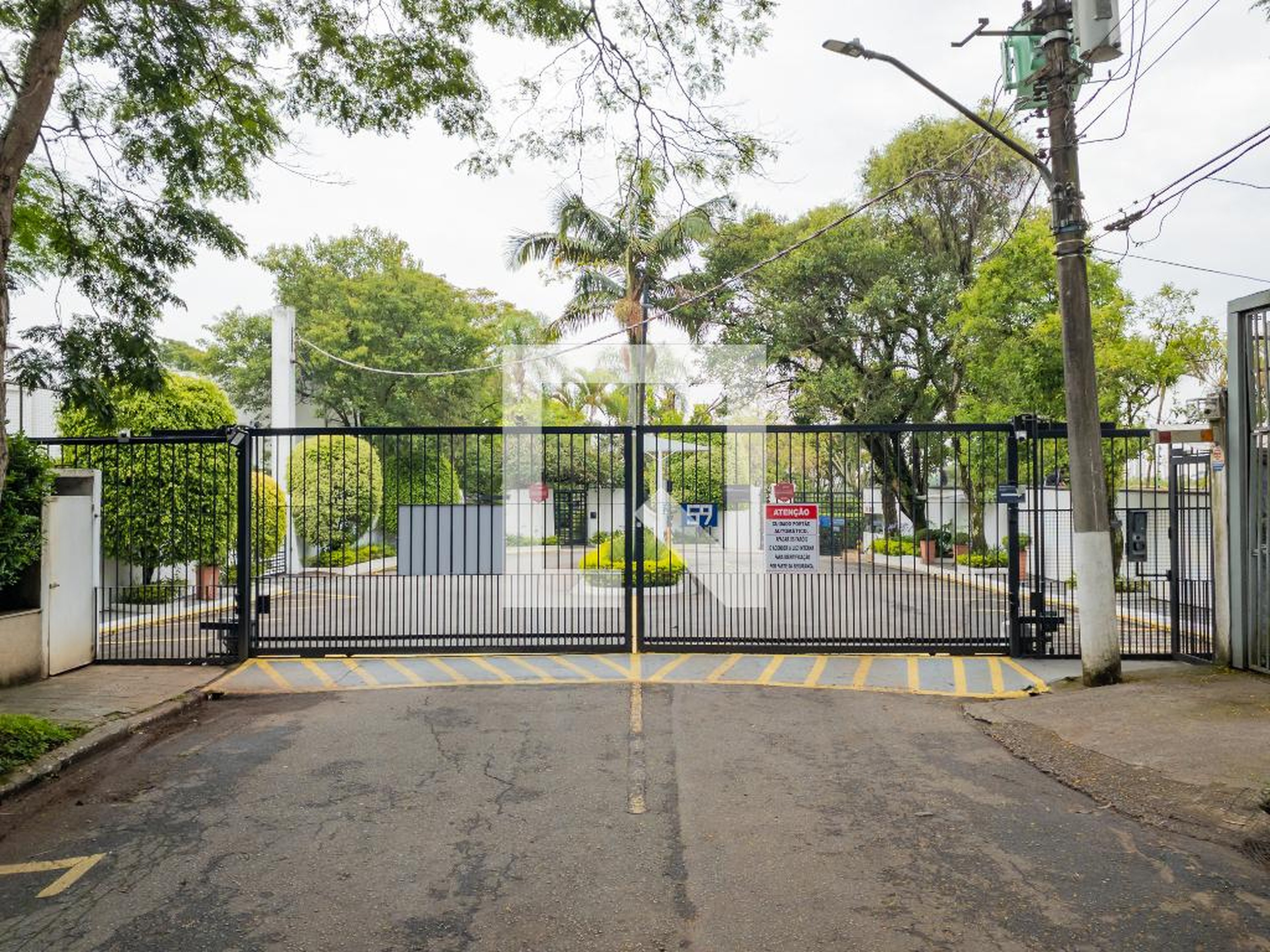 Fachada do Condomínio Condomínio Conjunto Habitacional Arcobaleno