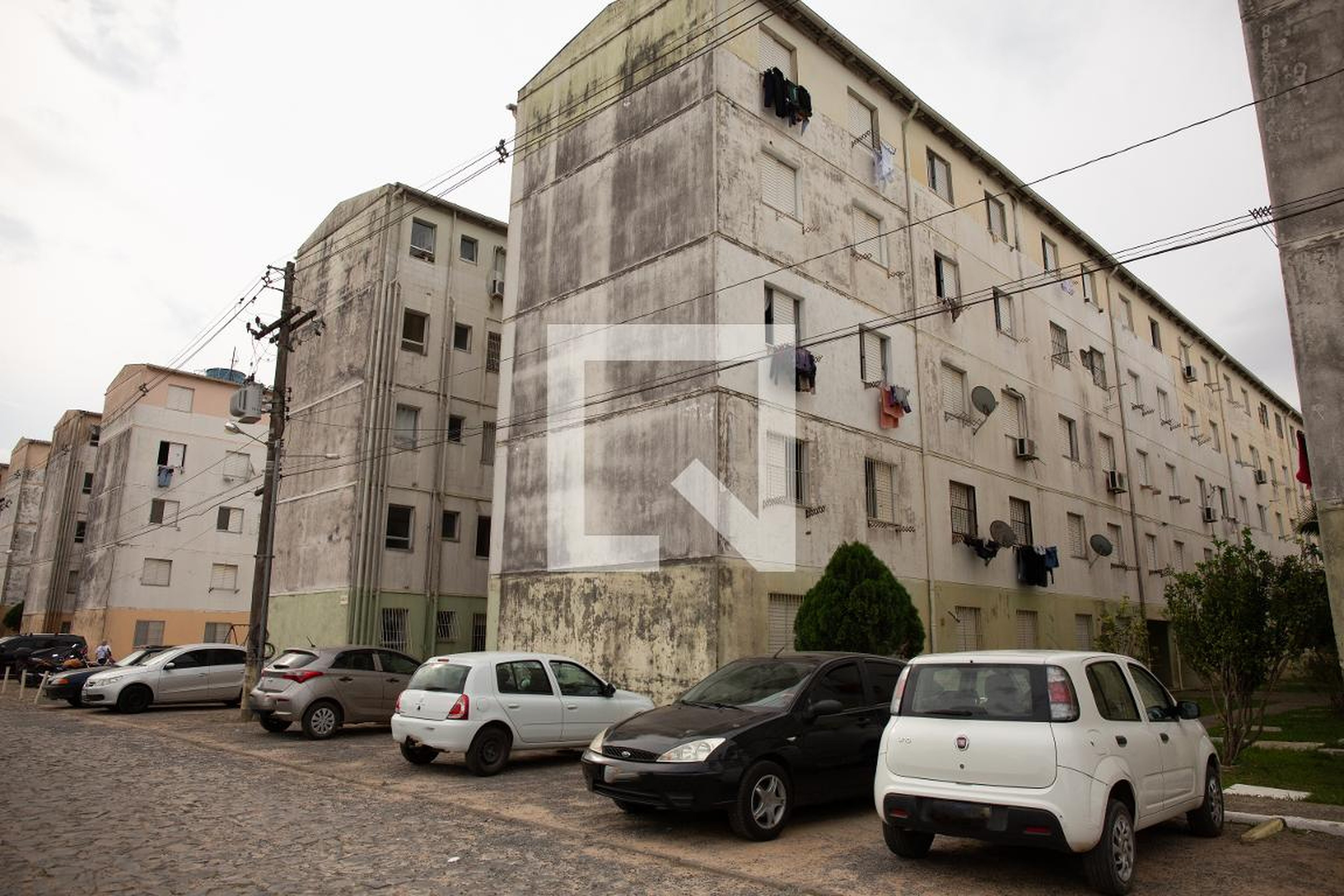 Fachada Condomínio em Rua Elza Moreira Lopes, 12