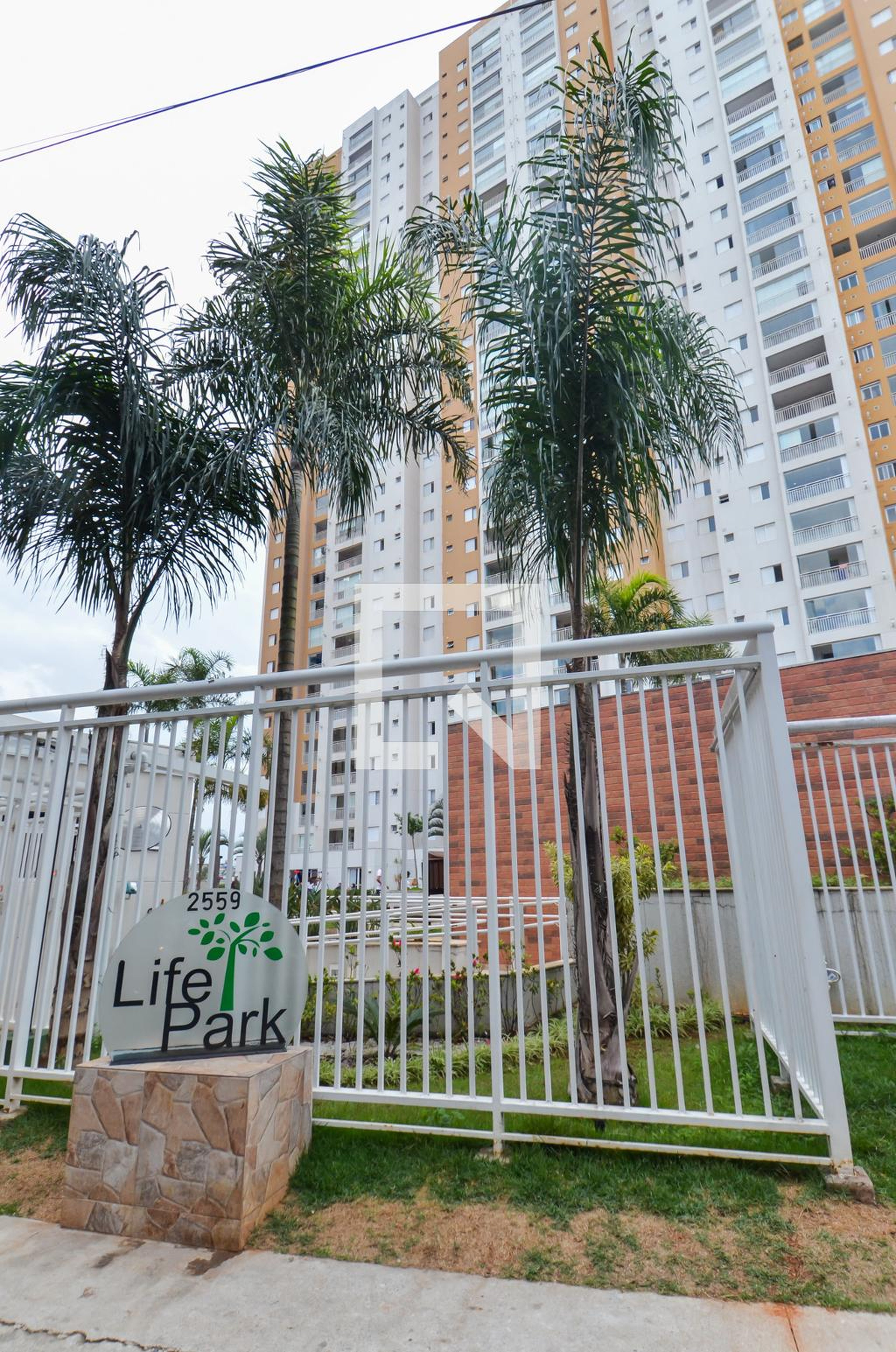 Fachada do Condomínio Condomínio Life Park