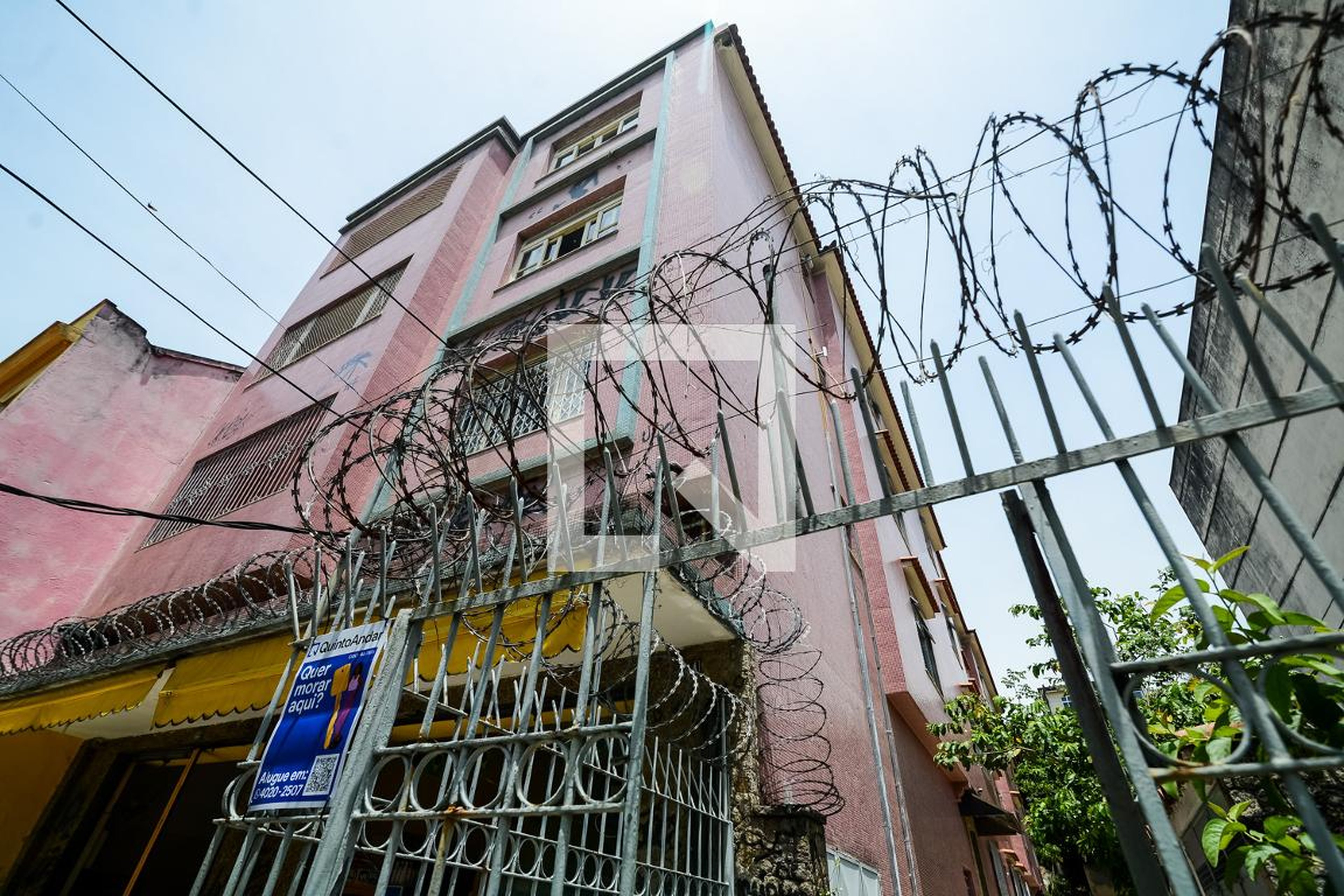 Fachada Condomínio em Rua Sá Viana, 144