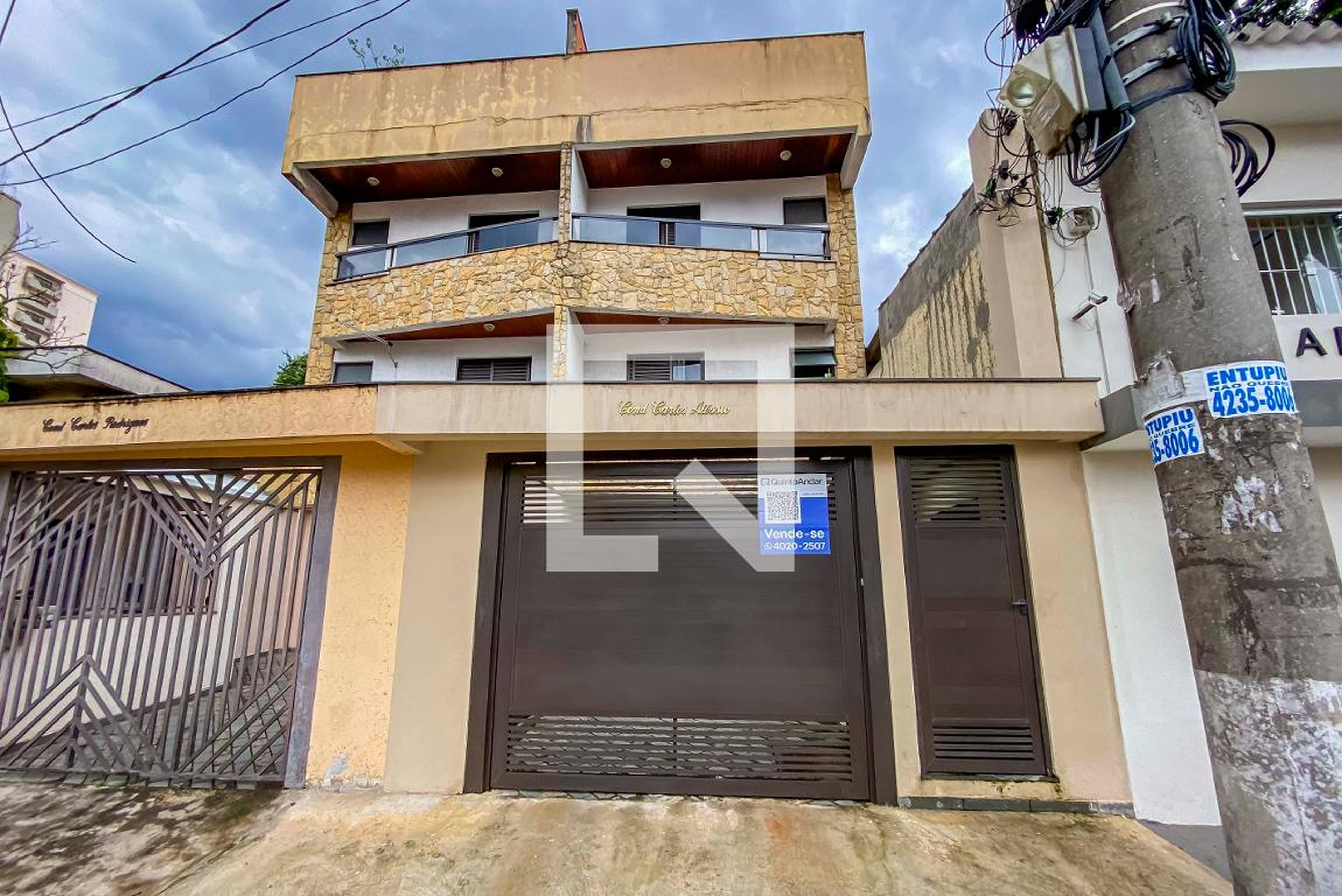 Fachada Condomínio em Rua Alzira, 224