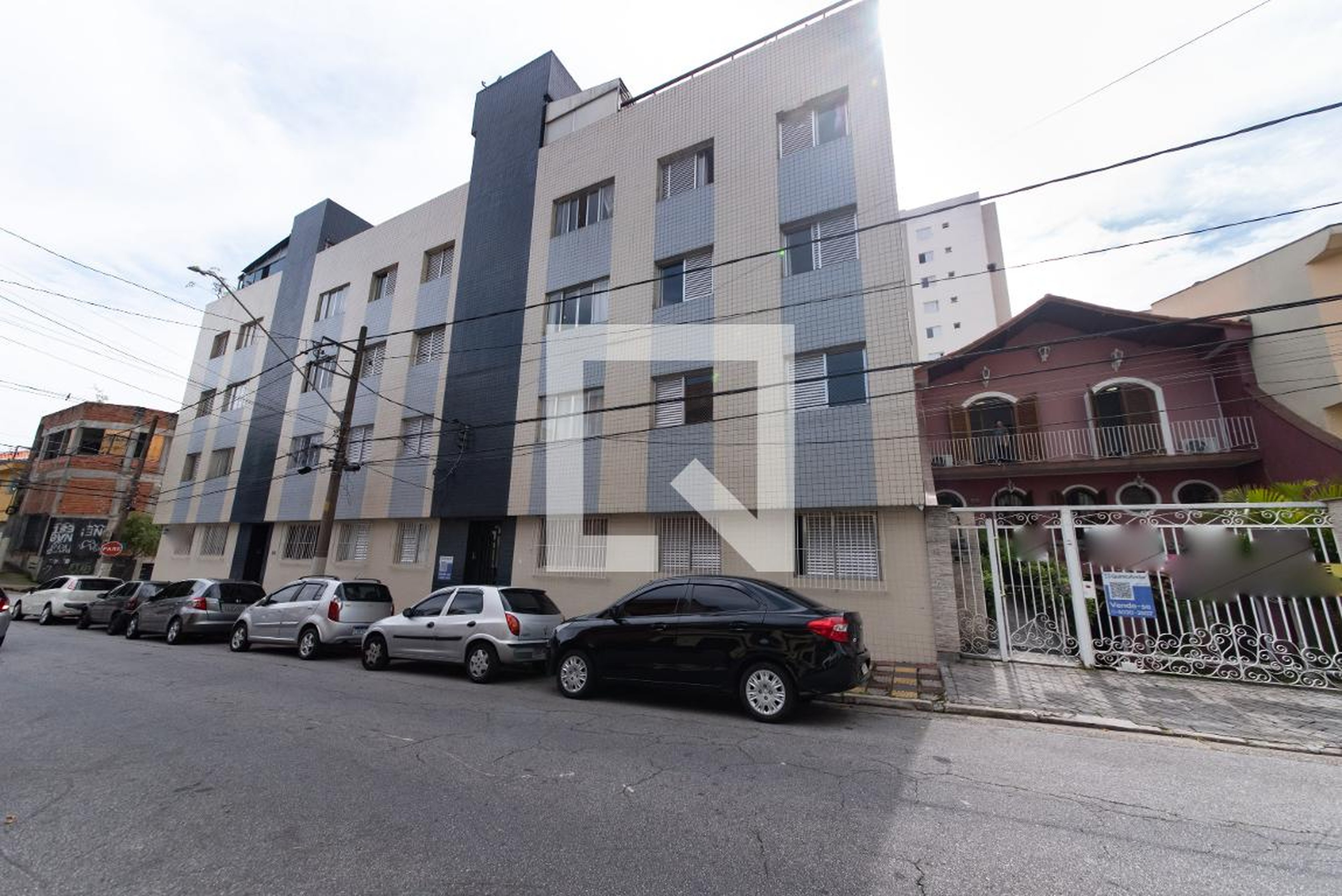 Fachada Condomínio em Rua Julieta Soares, 143