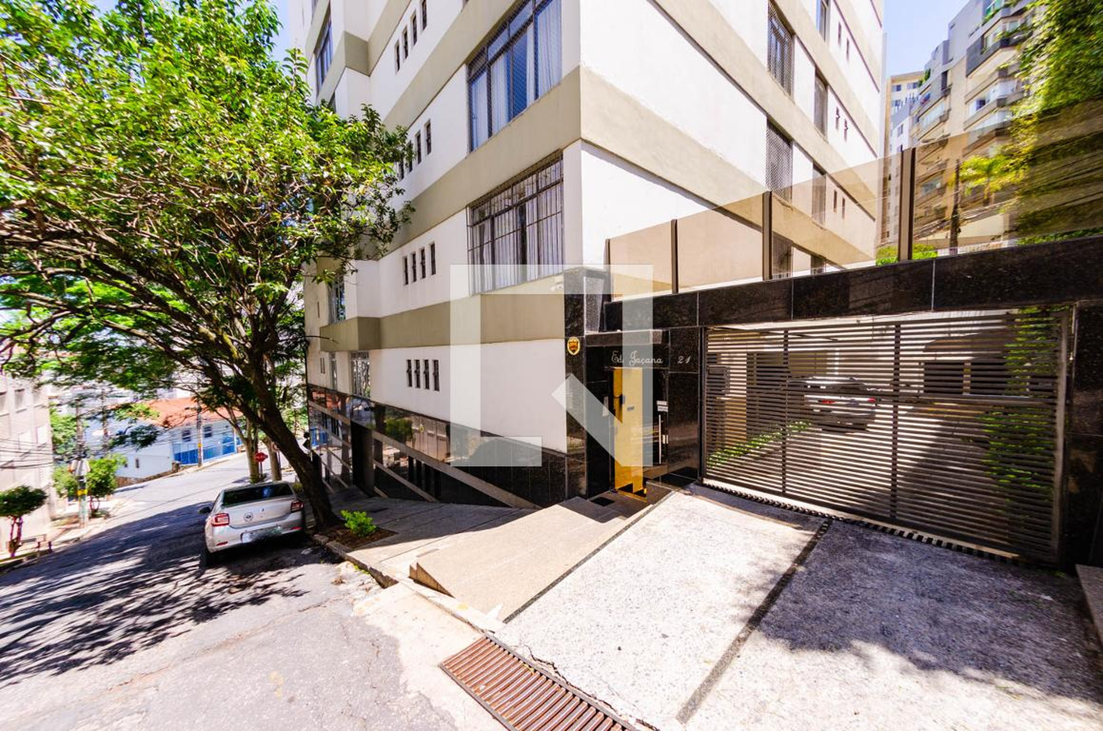 Fachada Condomínio em Rua Conselheiro Andrade Figueira, 21