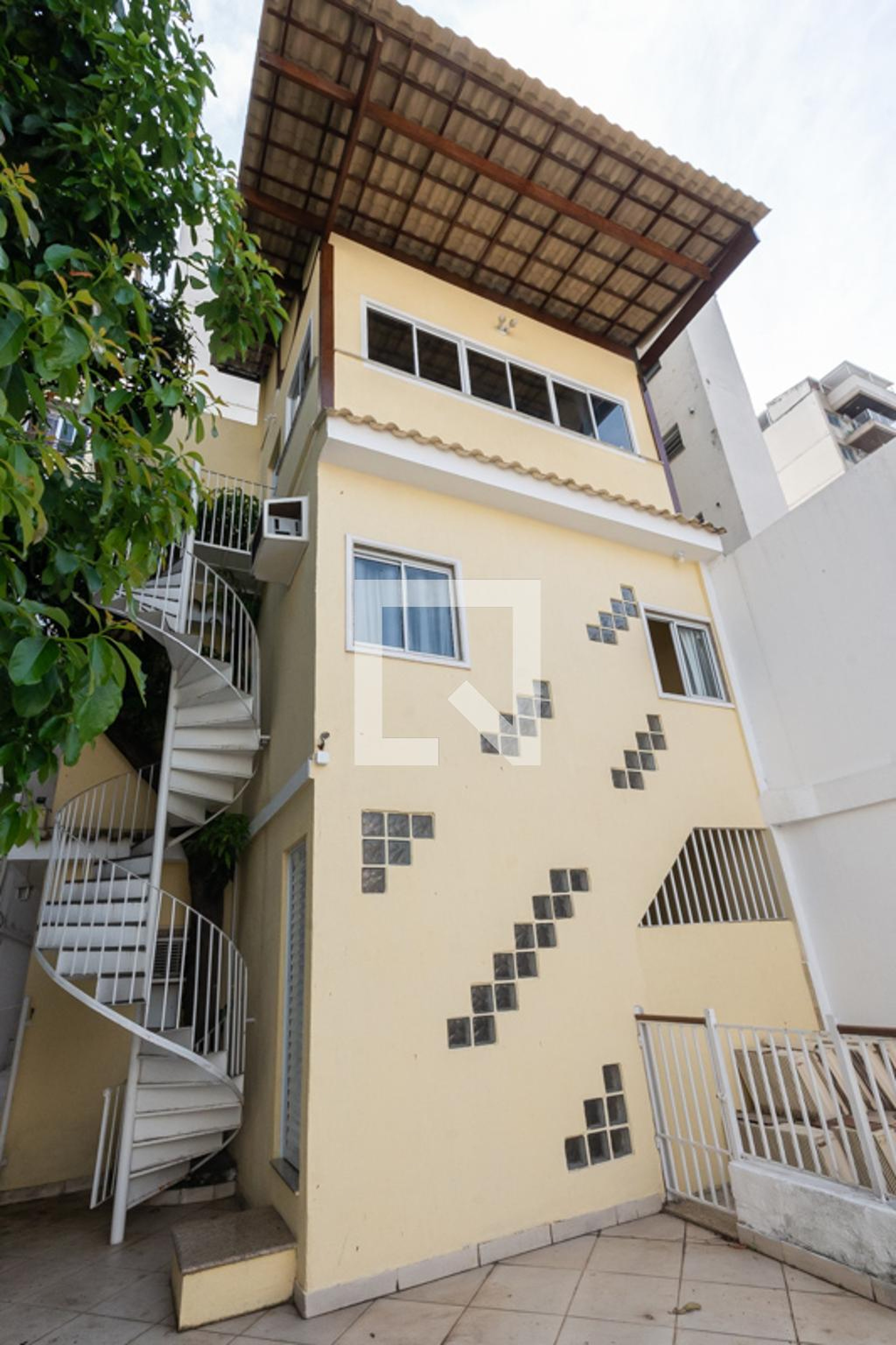 Fachada Condomínio em Rua Uruguai, 230