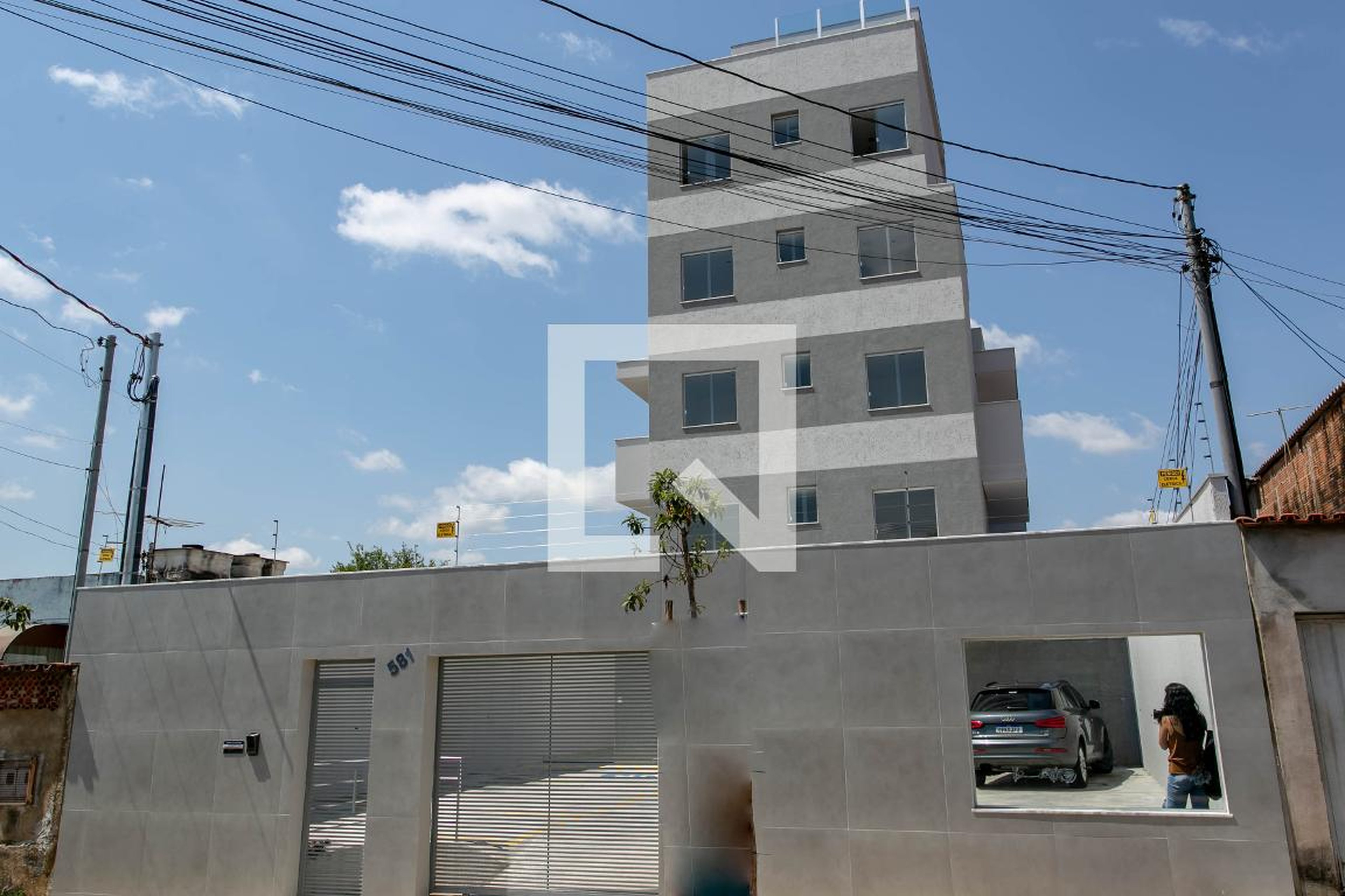 Fachada Condomínio em Rua Newton da Costa Silveira, 581