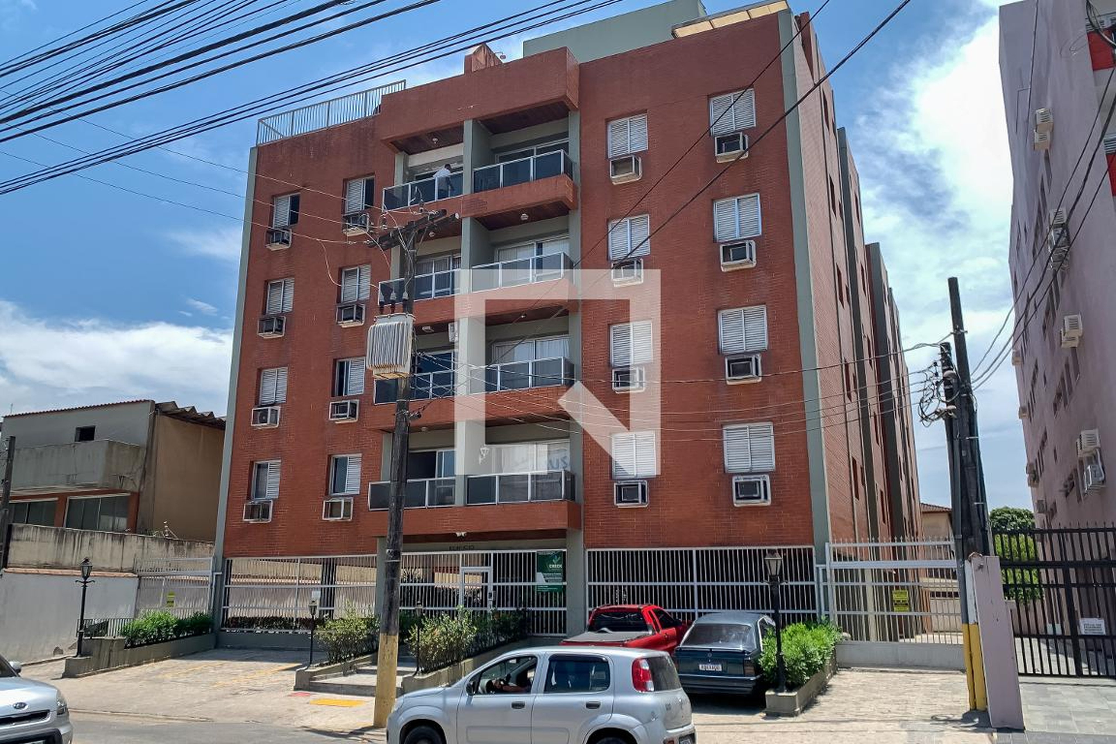 Fachada Condomínio em Rua Áureo Guenaga de Castro, 539