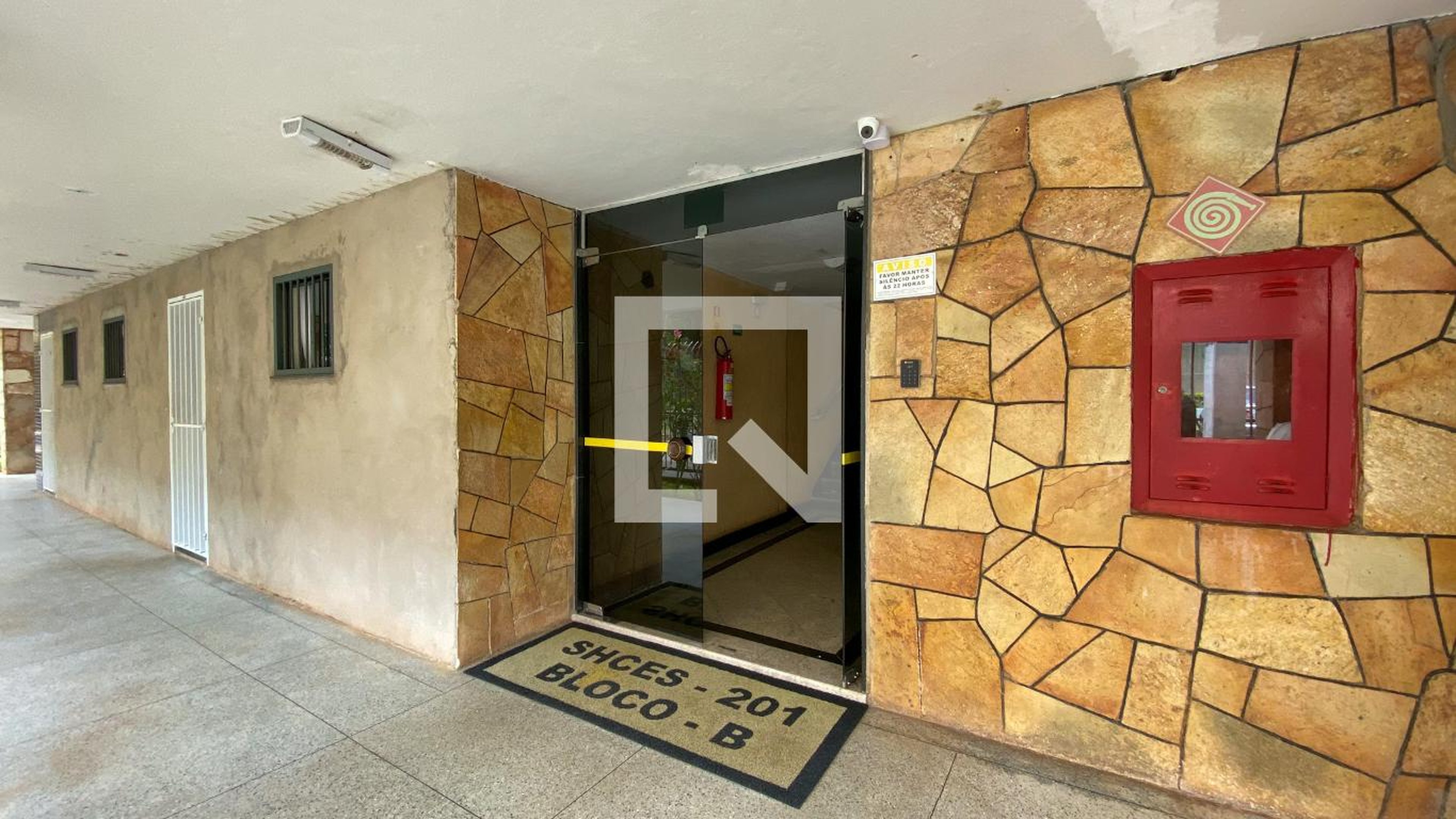 Fachada Condomínio em Shces 201 Bloco B, 401