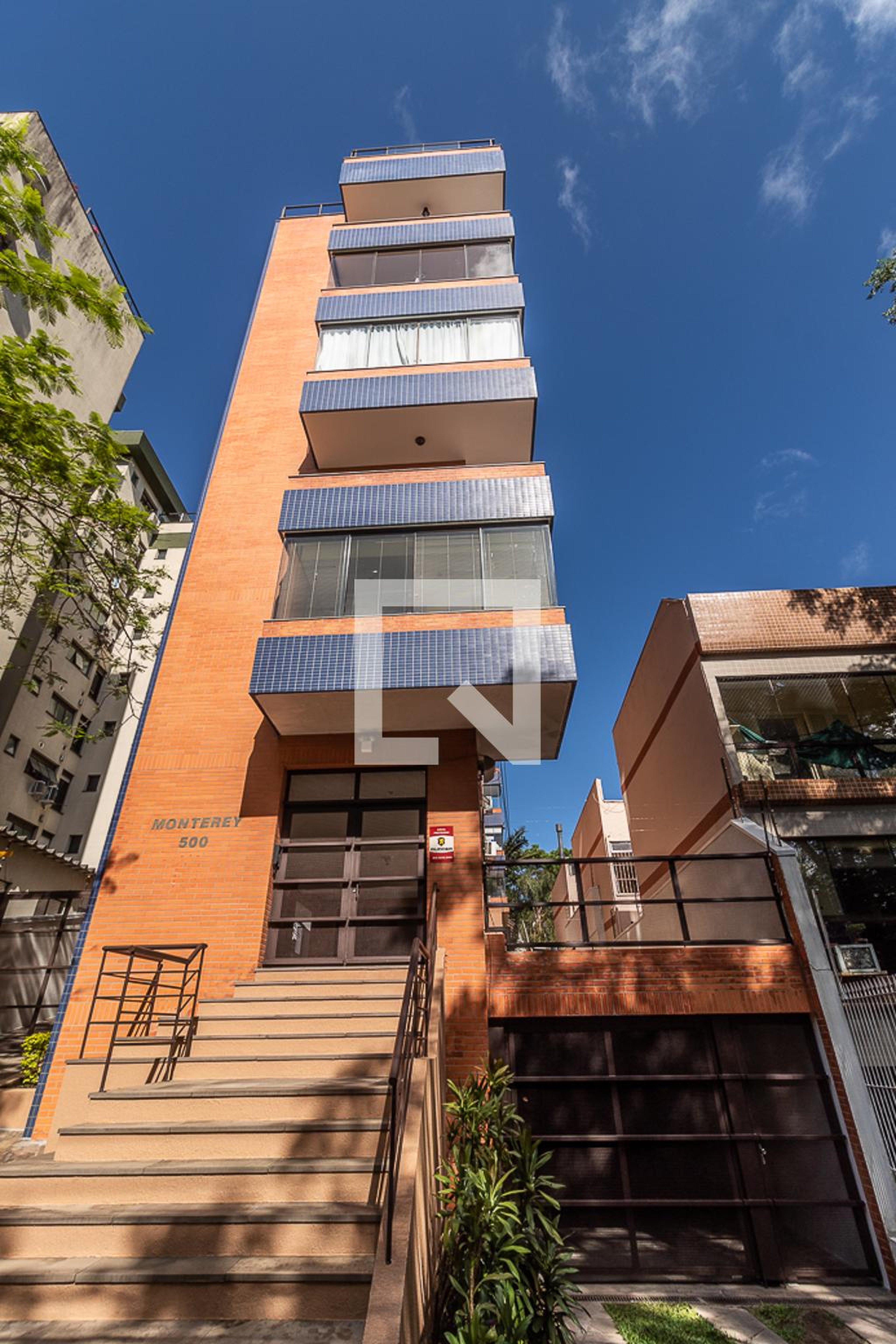 Fachada do Prédio Condomínio em Rua Faria Santos, 500