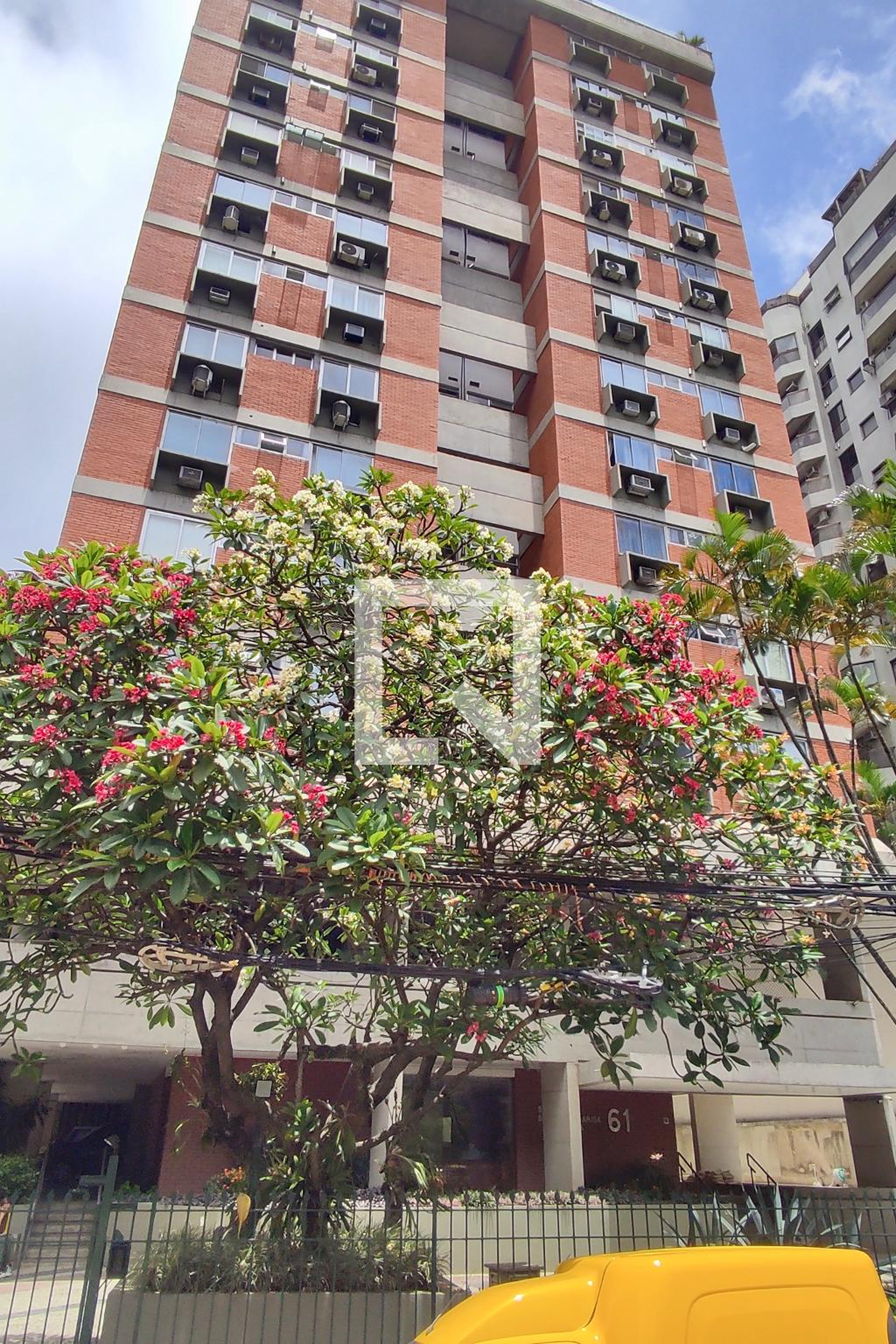 Fachada Condomínio Solar Santa Margarida Maria