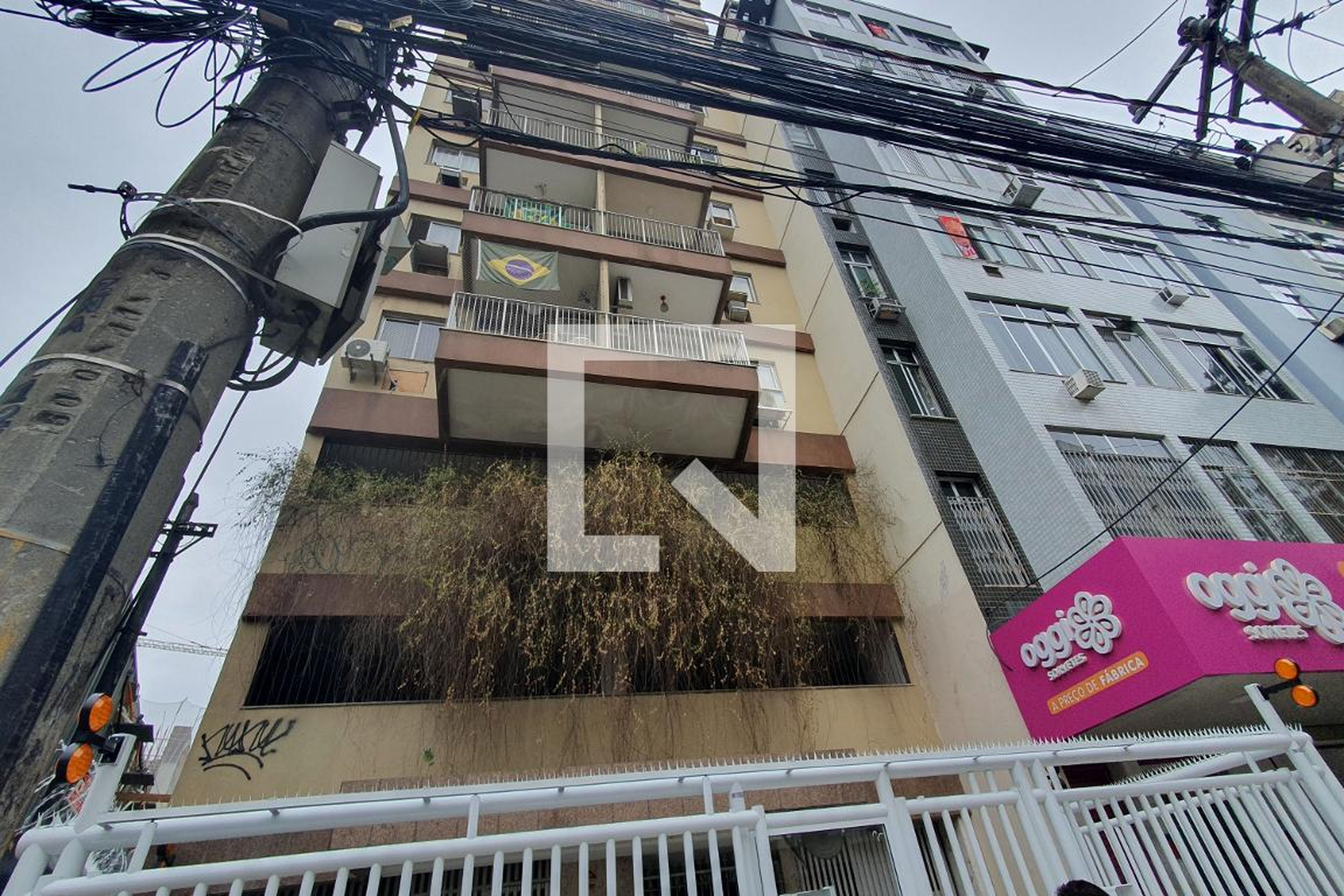 Fachada Condomínio Solar Mariz e Barros