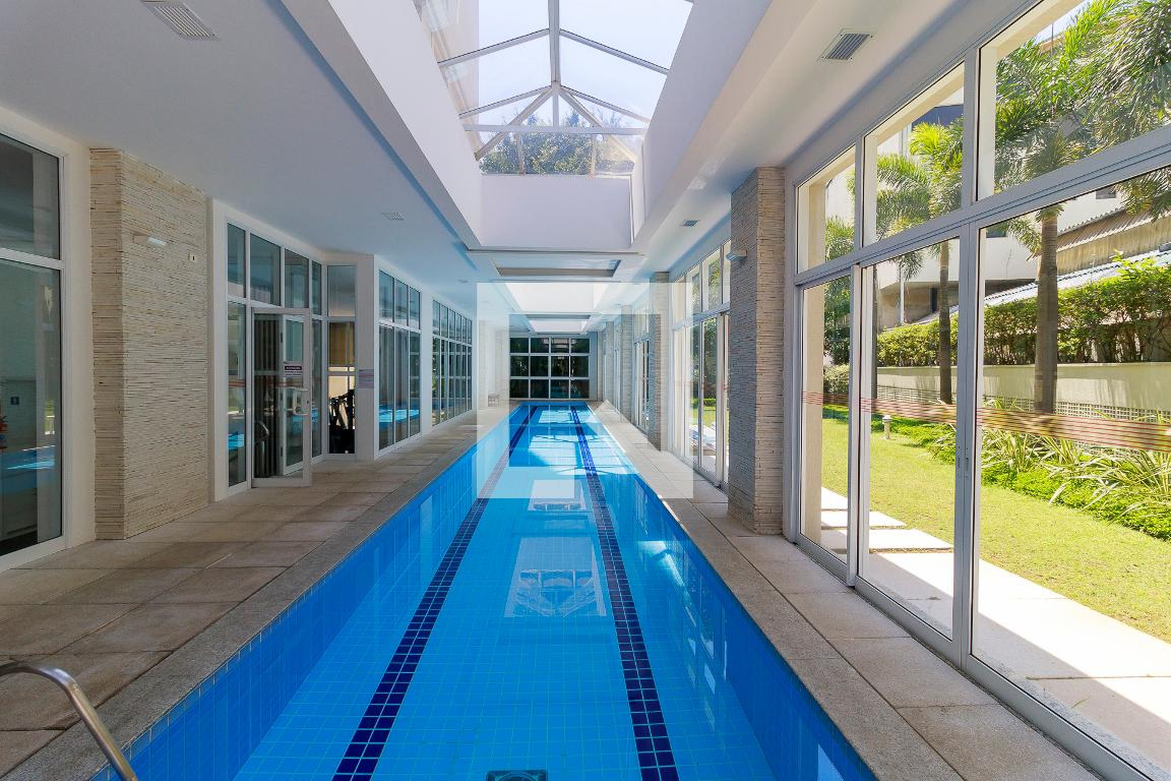 Piscina Coberta - Adágio