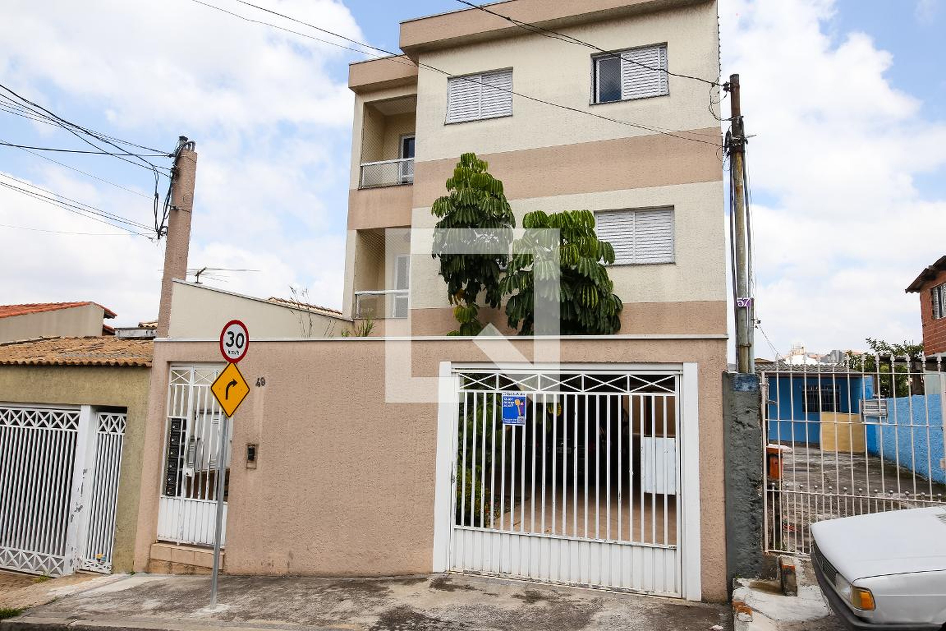 Fachada Condomínio em Rua Jamaica, 49
