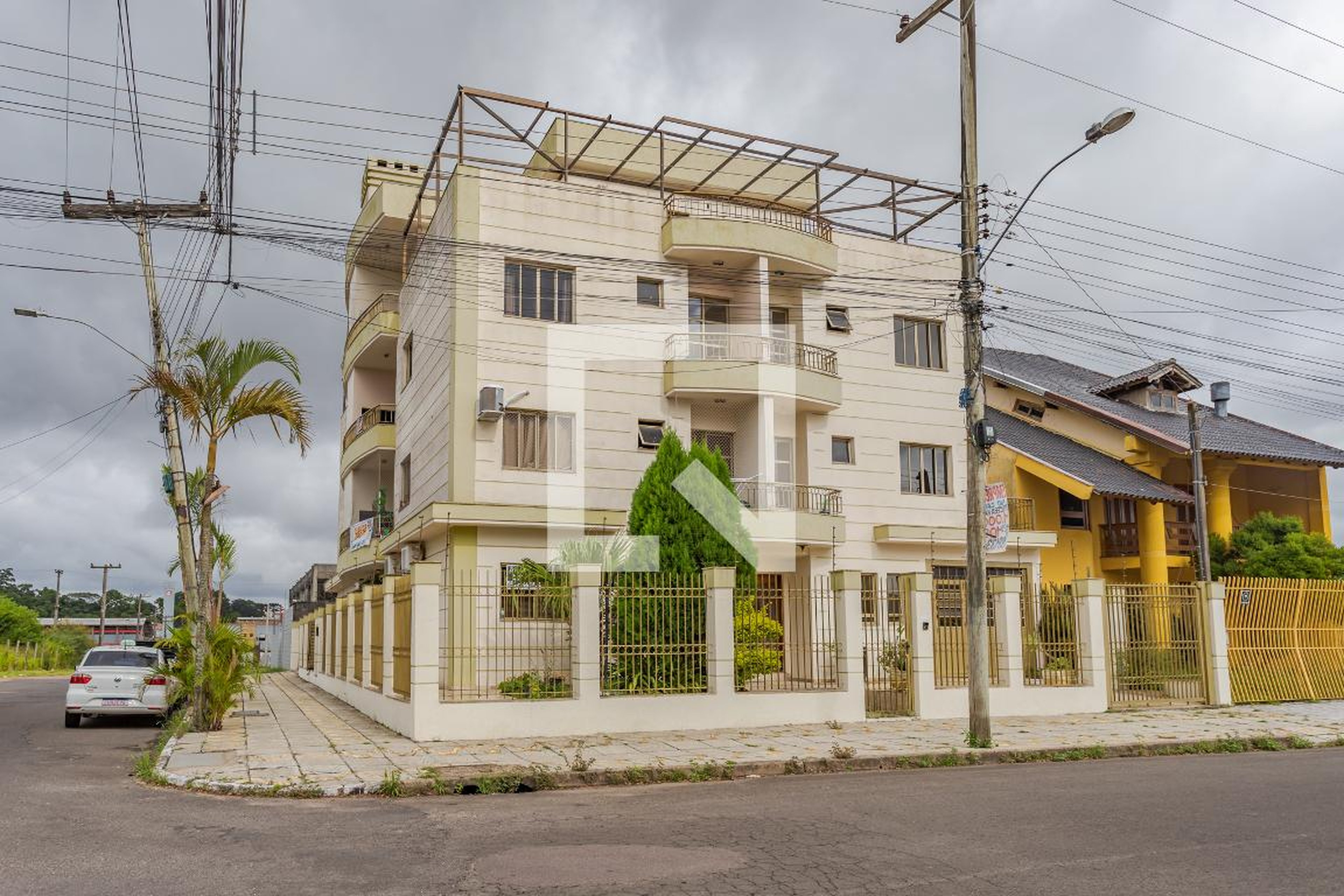 Fachada Condomínio em Rua Vereador Serapião Goulart, 419