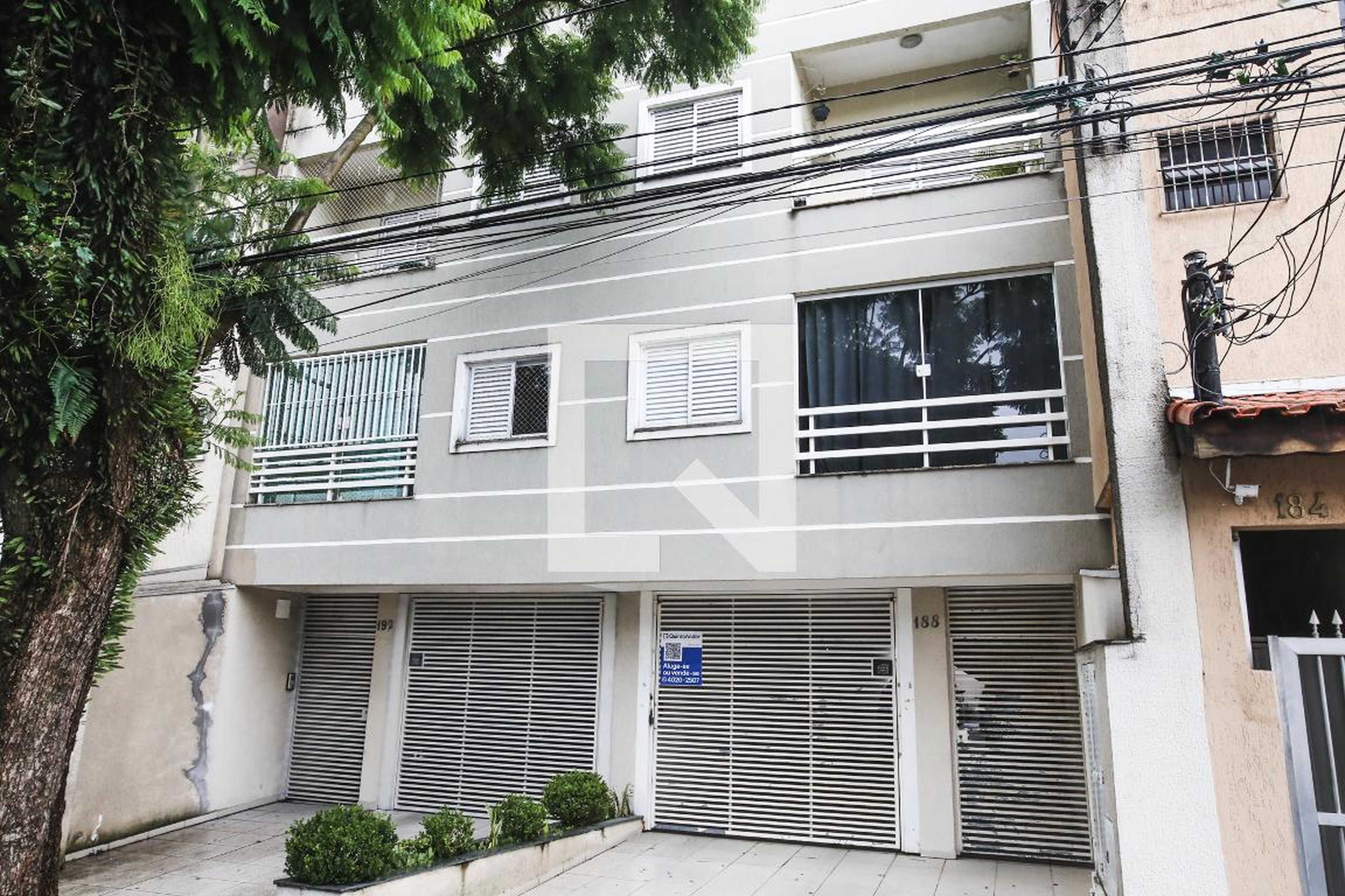 Fachada Condomínio em Rua Francisco de Souza, 188