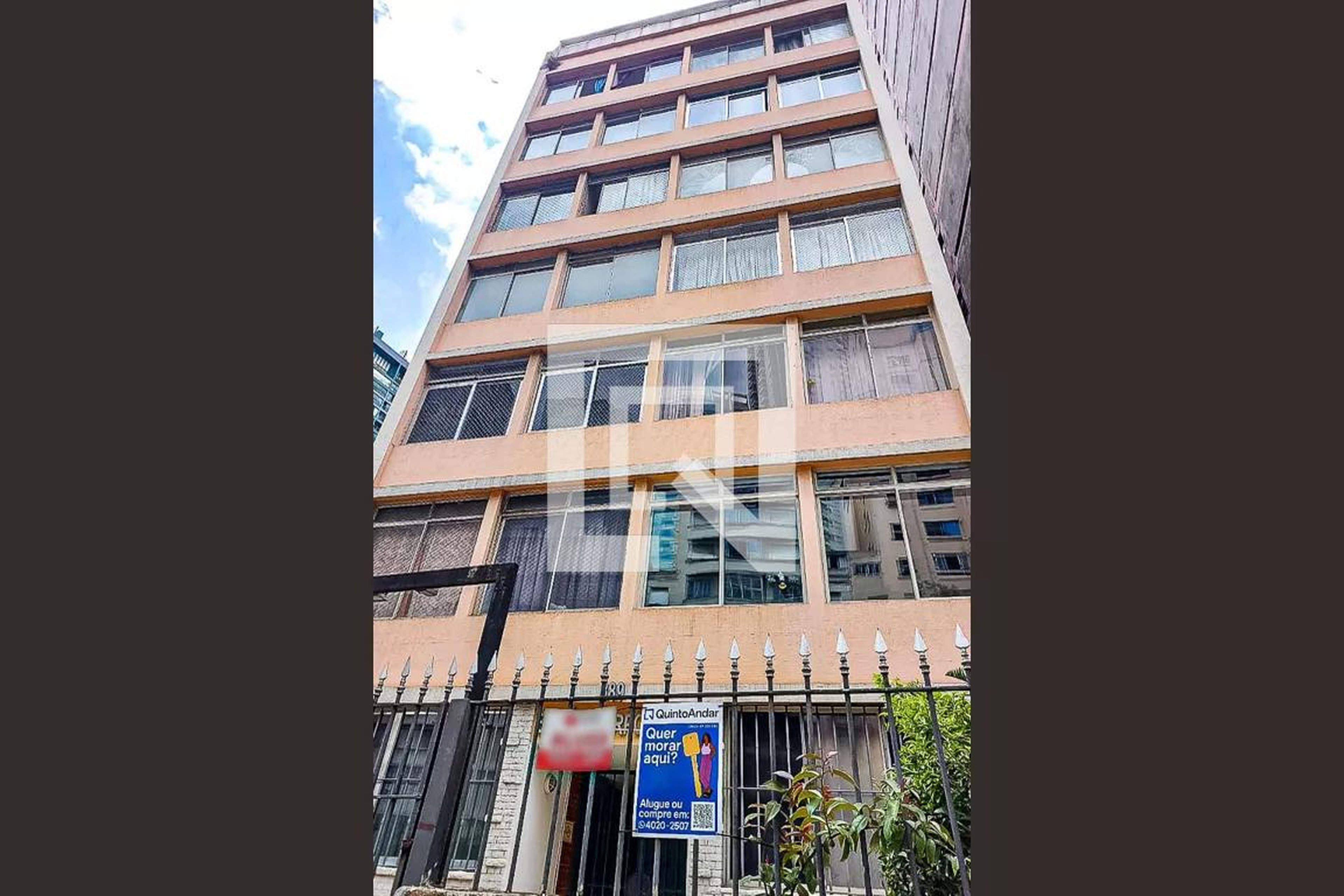 Fachada Condomínio em Avenida Nove de Julho, 898