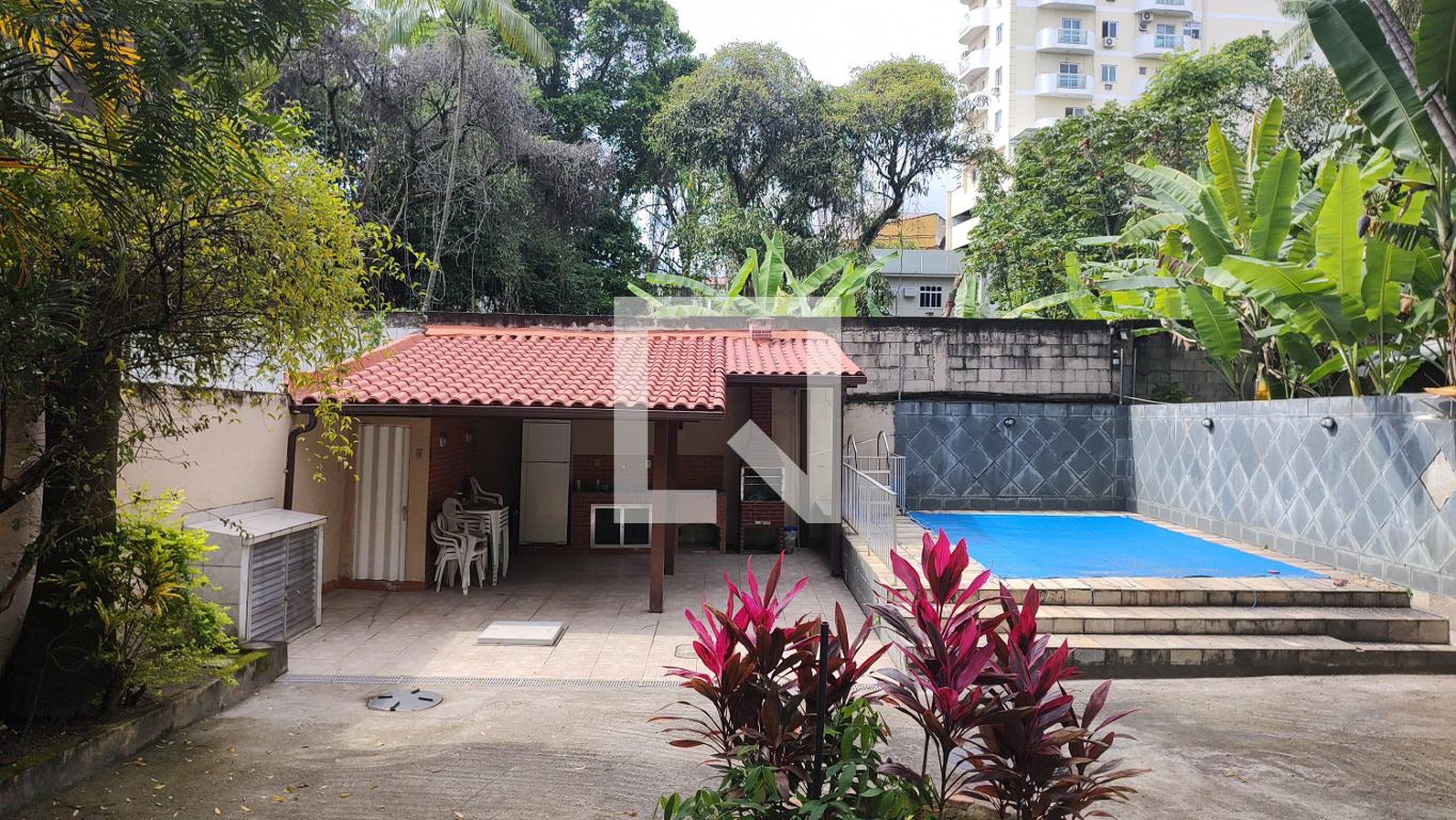 area comum - Rua Professora Francisca Piragibe